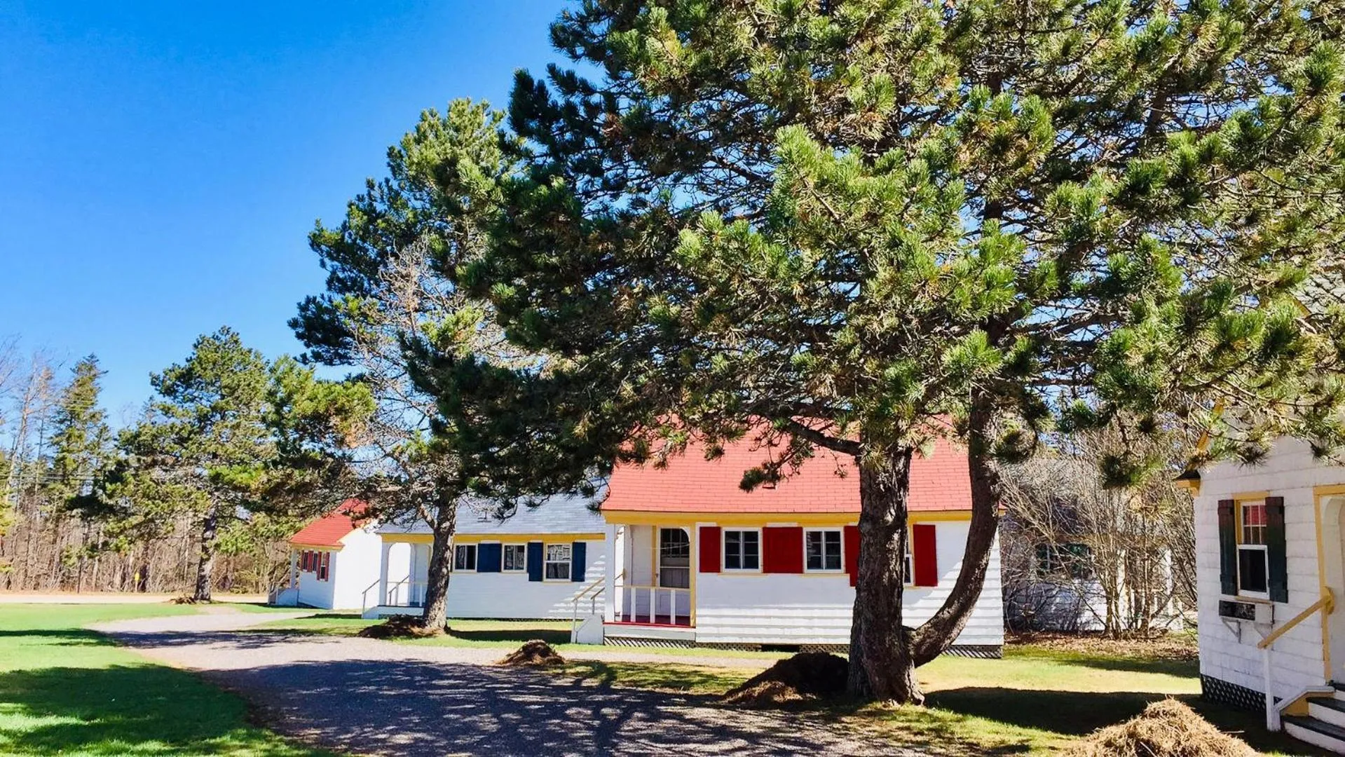 Property building in Green Gables Bungalow Court