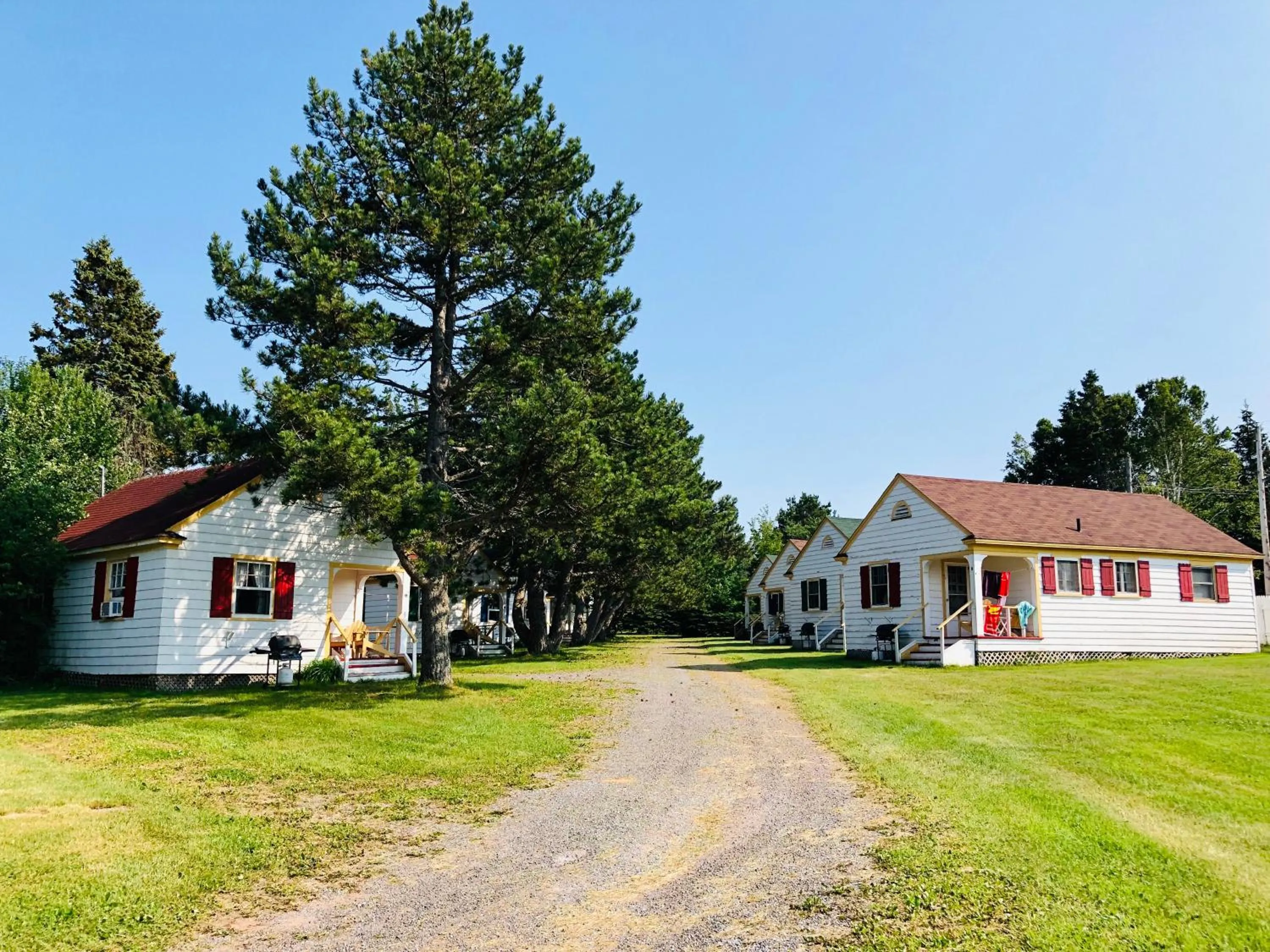 Property building in Green Gables Bungalow Court