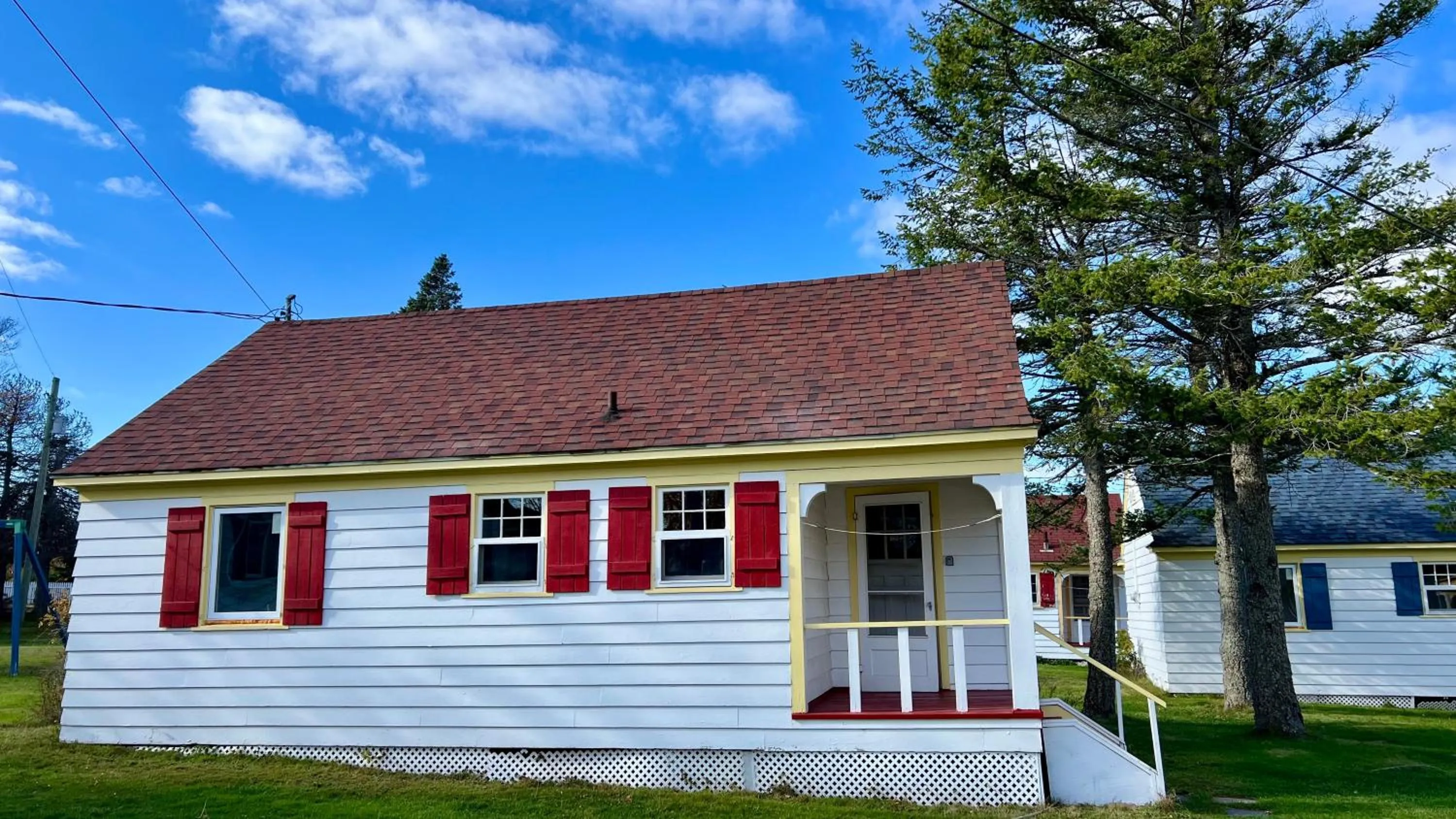 Property building in Green Gables Bungalow Court