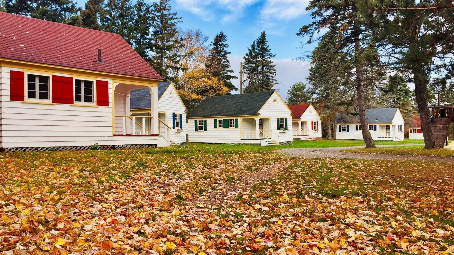 Day in Green Gables Bungalow Court
