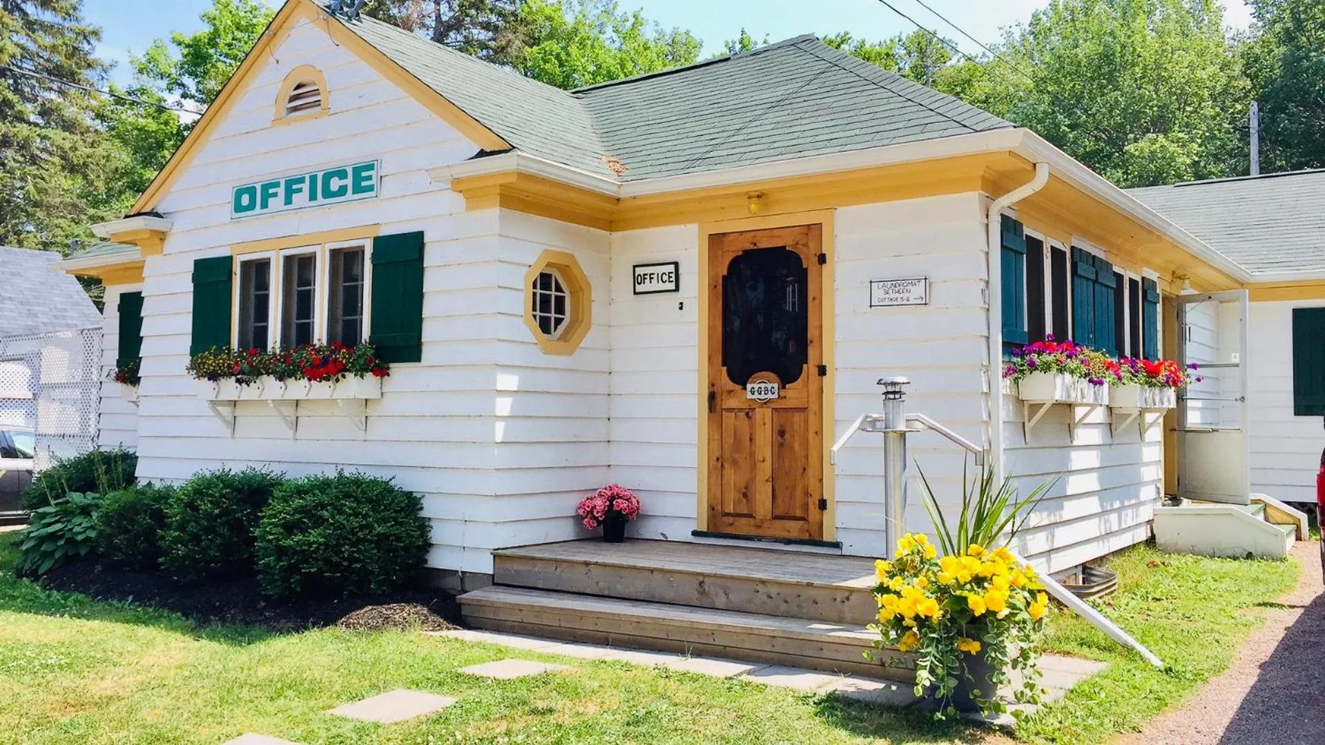 Property building in Green Gables Bungalow Court