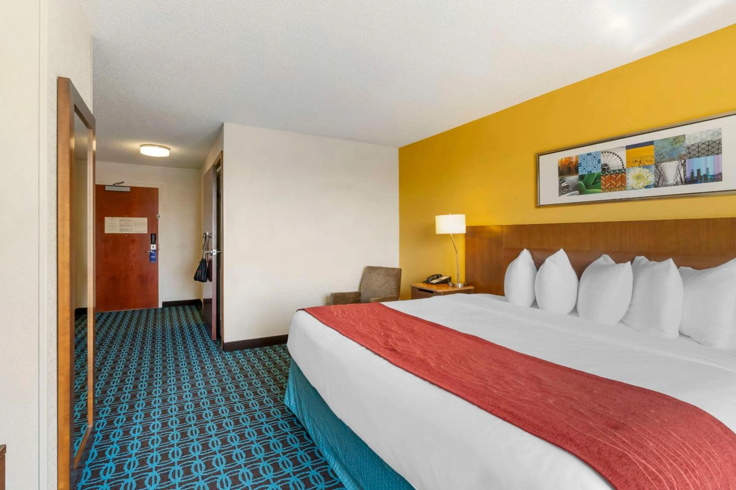 Bedroom, Bed in Comfort Inn & Suites Berea