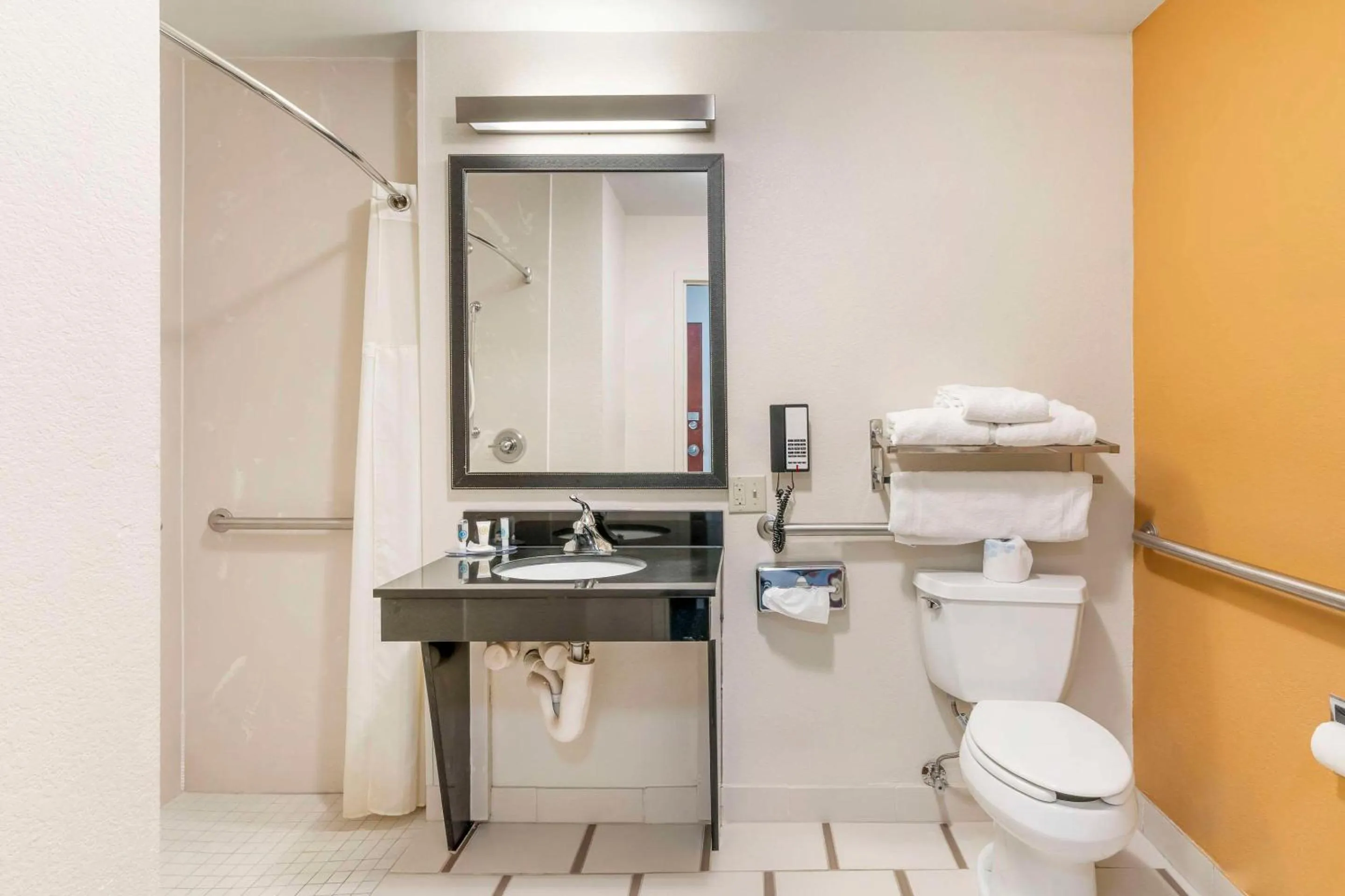 Bedroom in Comfort Inn & Suites Berea