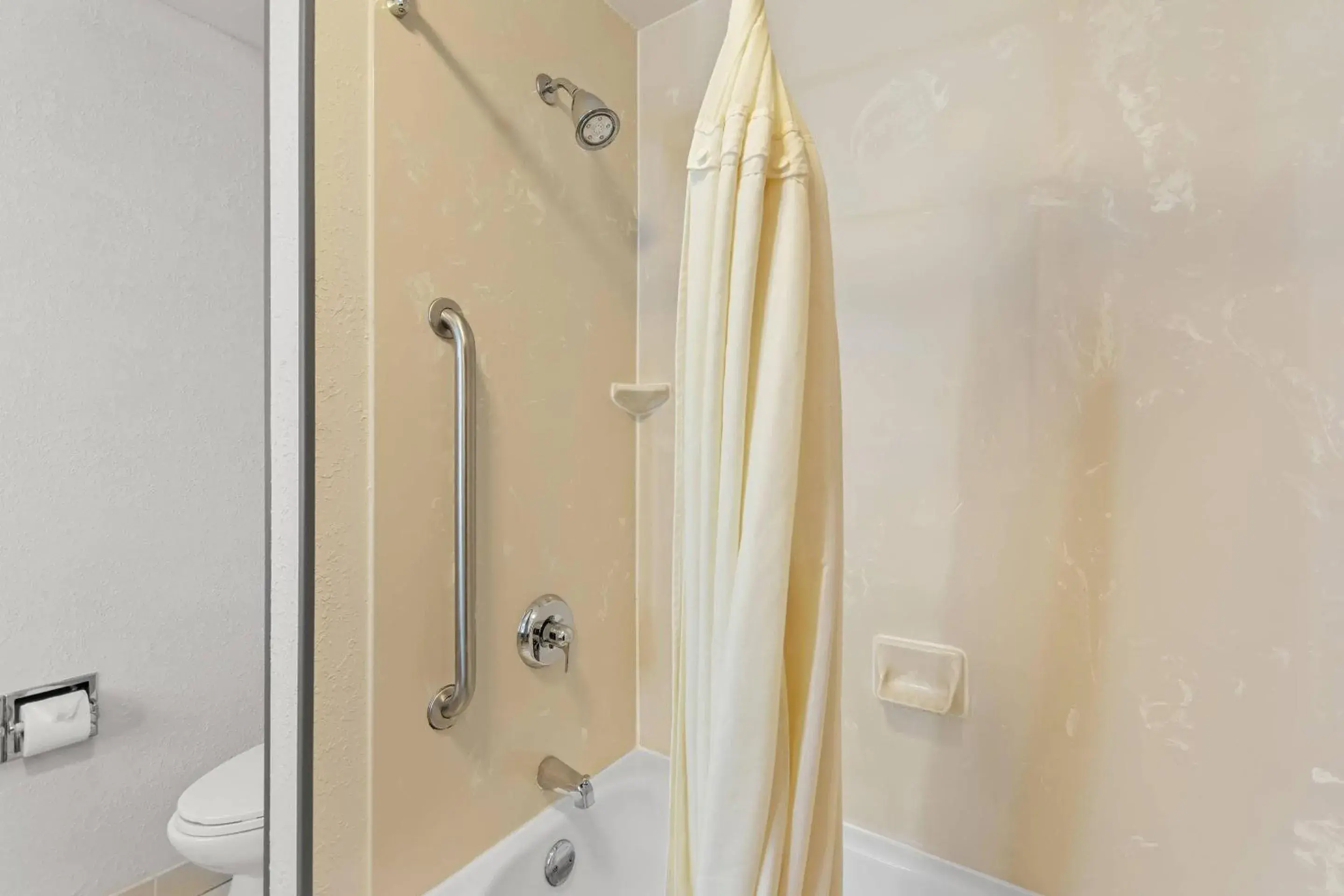 Bedroom in Comfort Inn & Suites Berea Bedroom in Comfort Inn & Suites Berea