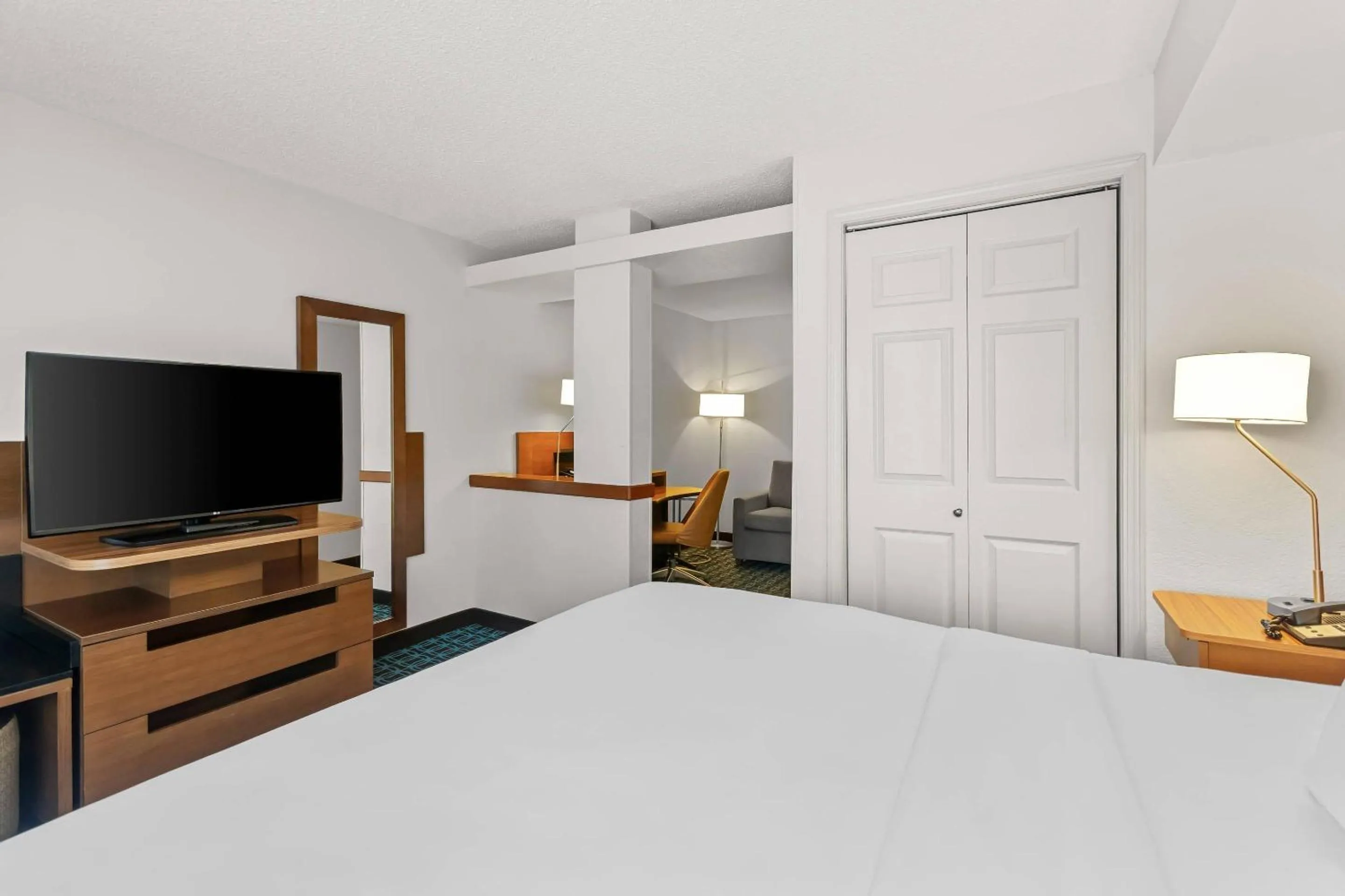 Bedroom, Bed in Comfort Inn & Suites Berea