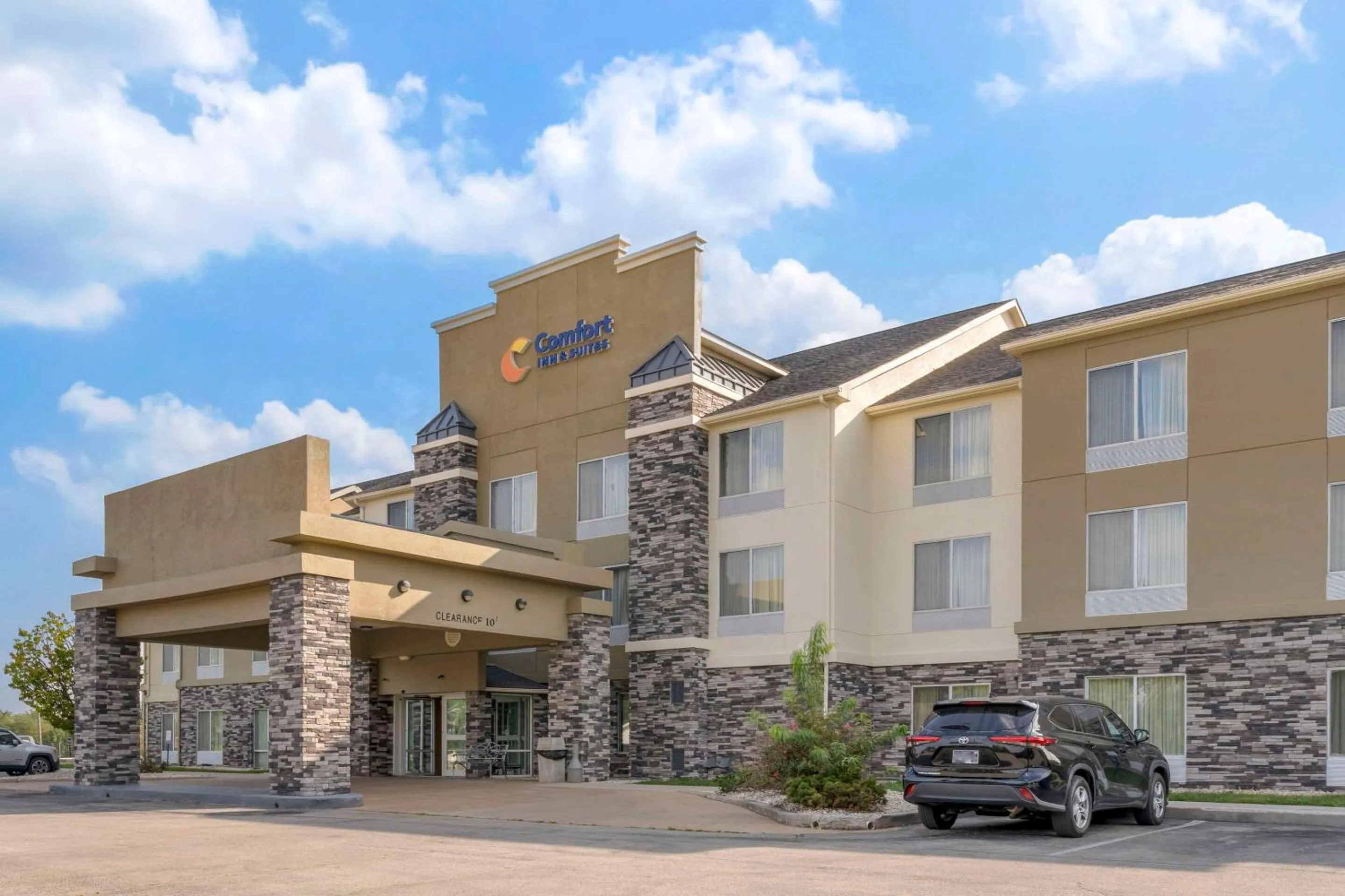 Property building in Comfort Inn & Suites Berea