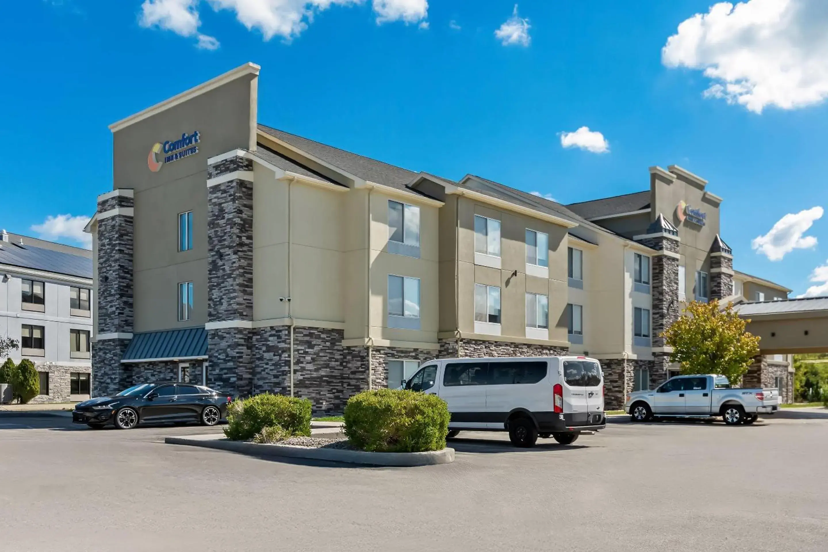 Property building in Comfort Inn & Suites Berea Property building in Comfort Inn & Suites Berea