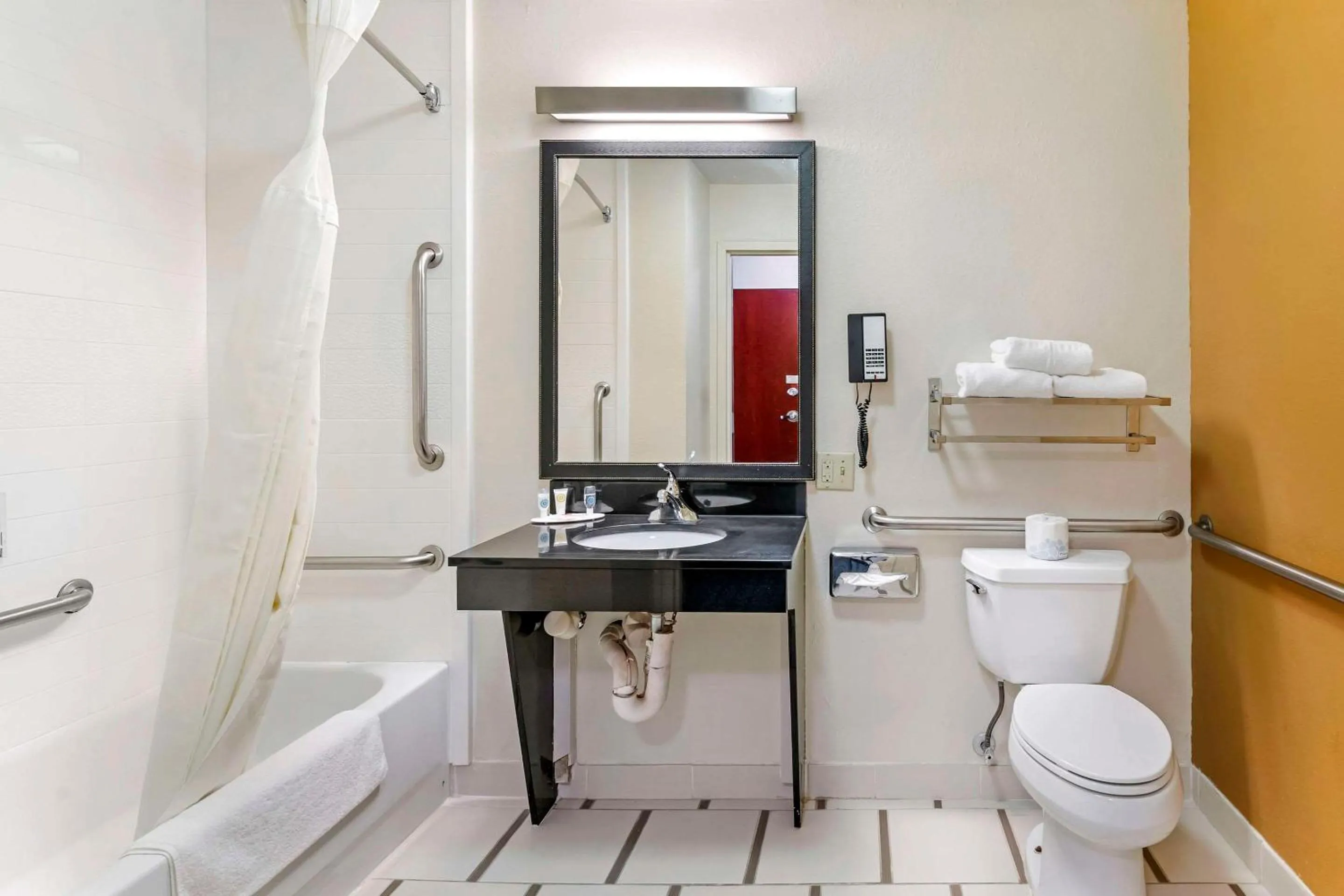 Bedroom in Comfort Inn & Suites Berea