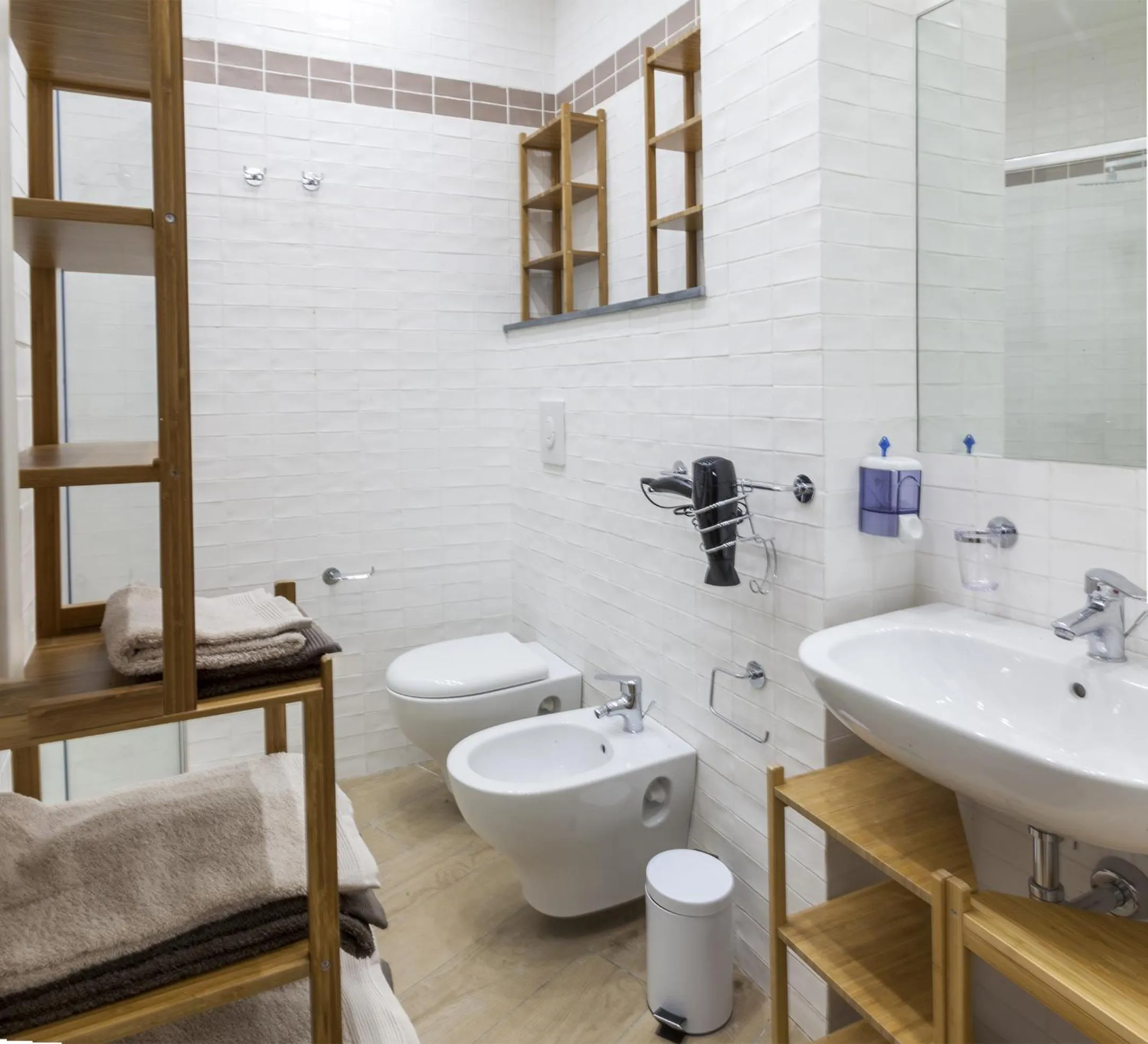 Bathroom in Euforia Napoli - Tre Sedi - Three Locations