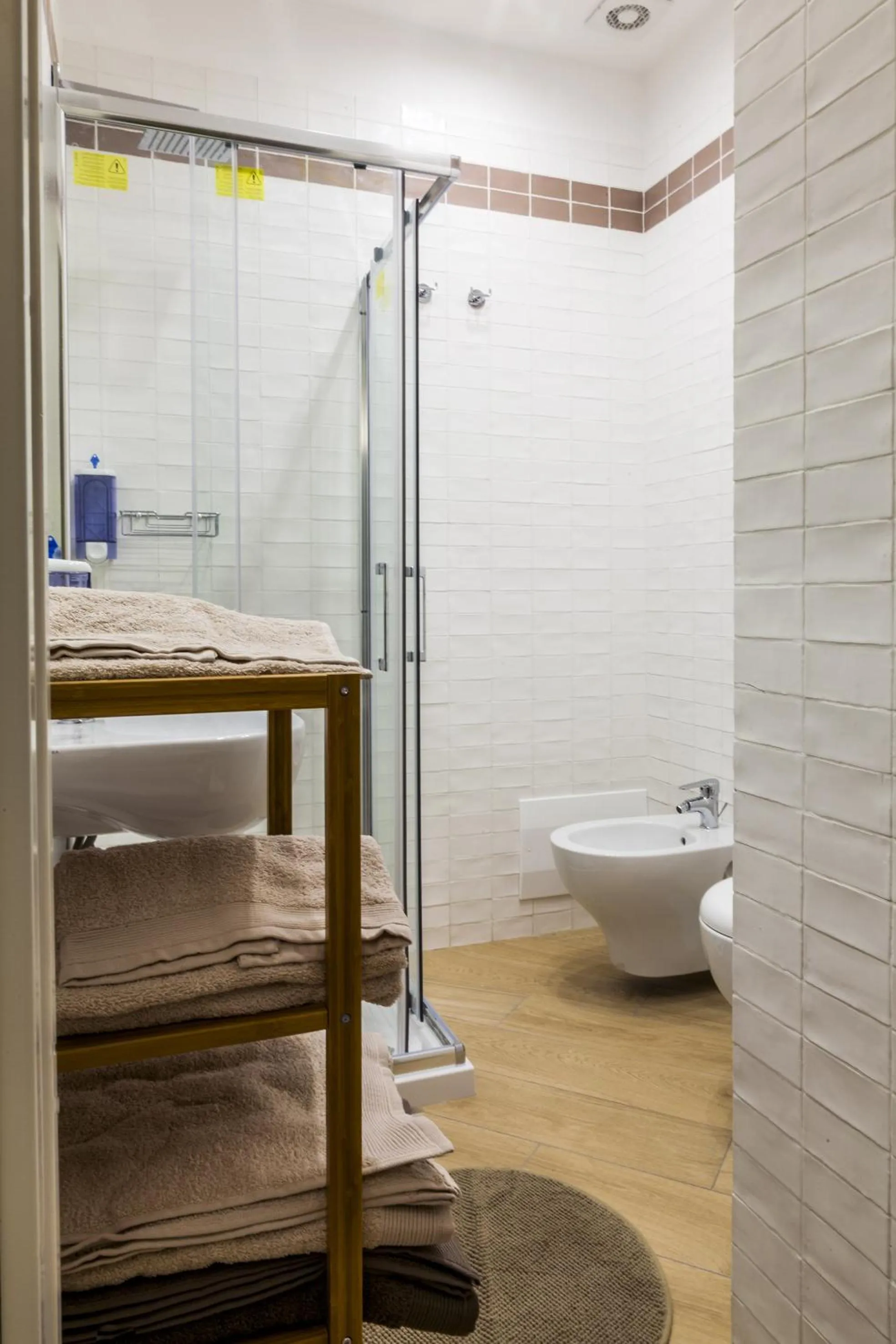 Bathroom in Euforia Napoli - Tre Sedi - Three Locations