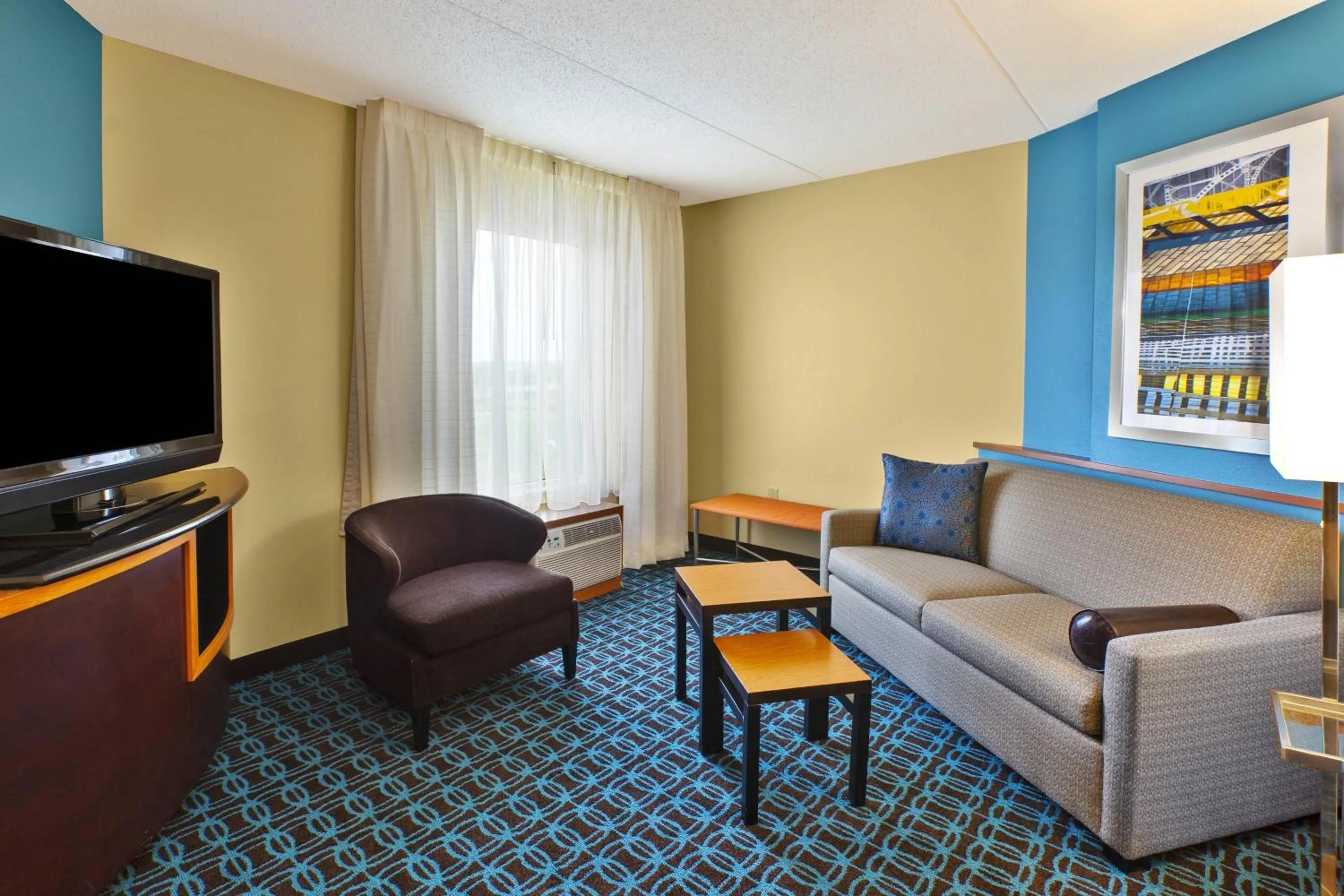 Photo of the whole room in Fairfield Inn & Suites by Marriott Lexington North
