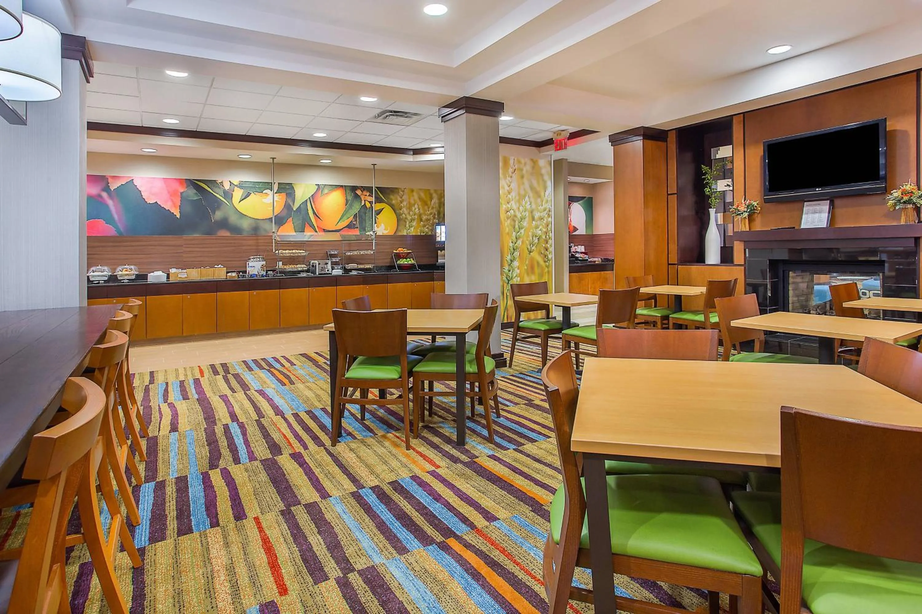 Breakfast in Fairfield Inn & Suites by Marriott Lexington North