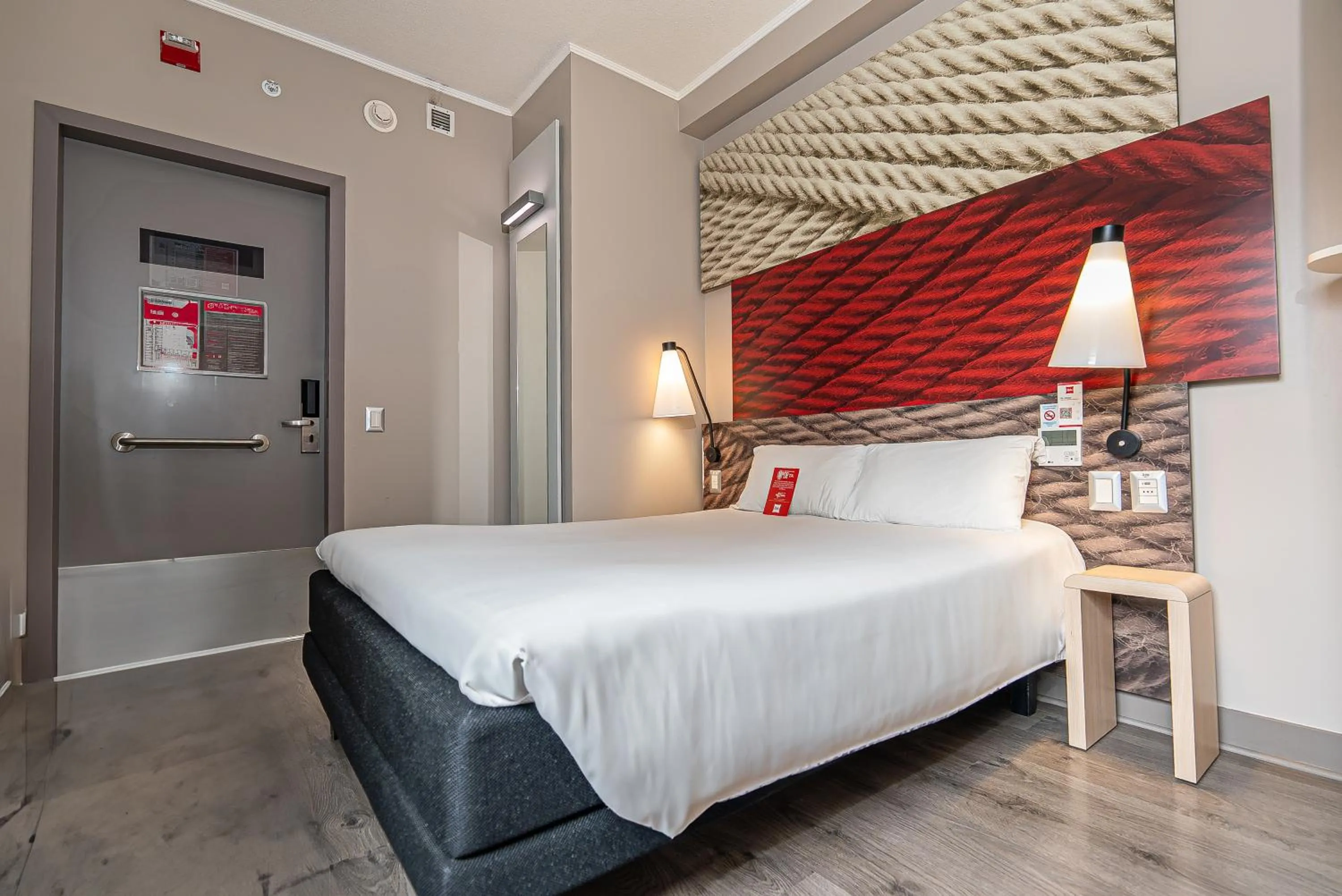 Bedroom, Bed in ibis Iquique