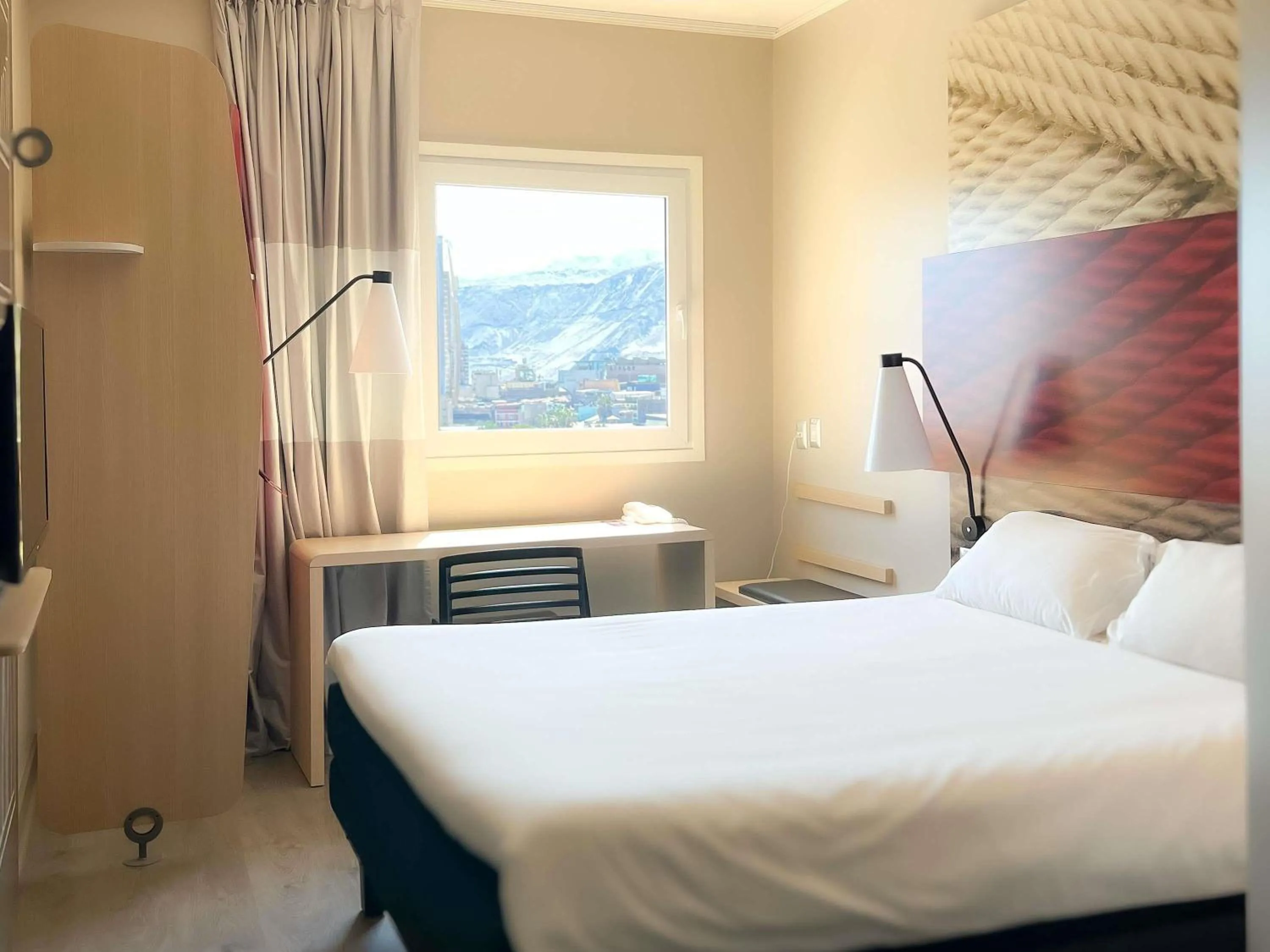 Bedroom, Bed in ibis Iquique