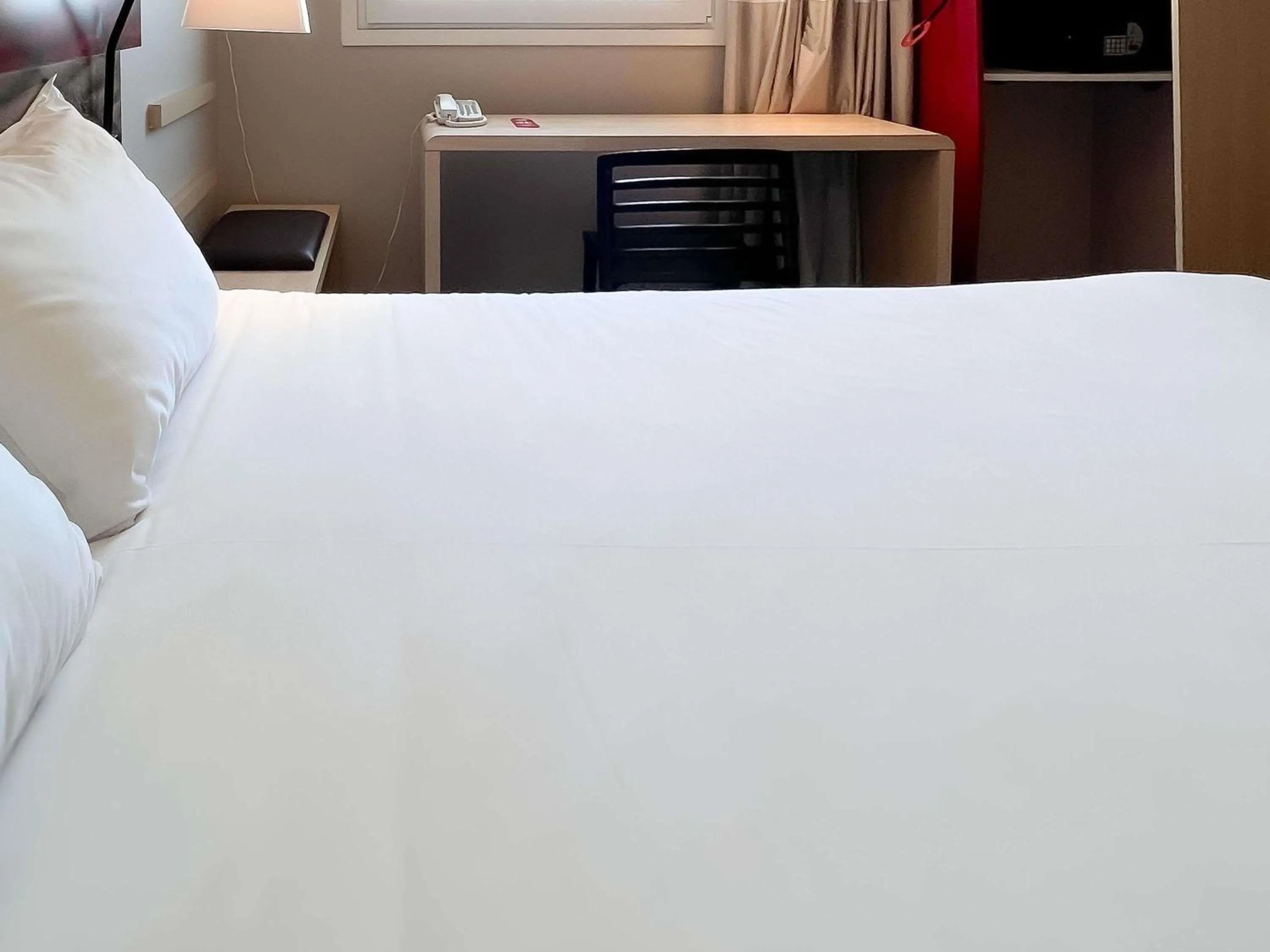 Bedroom, Bed in ibis Iquique