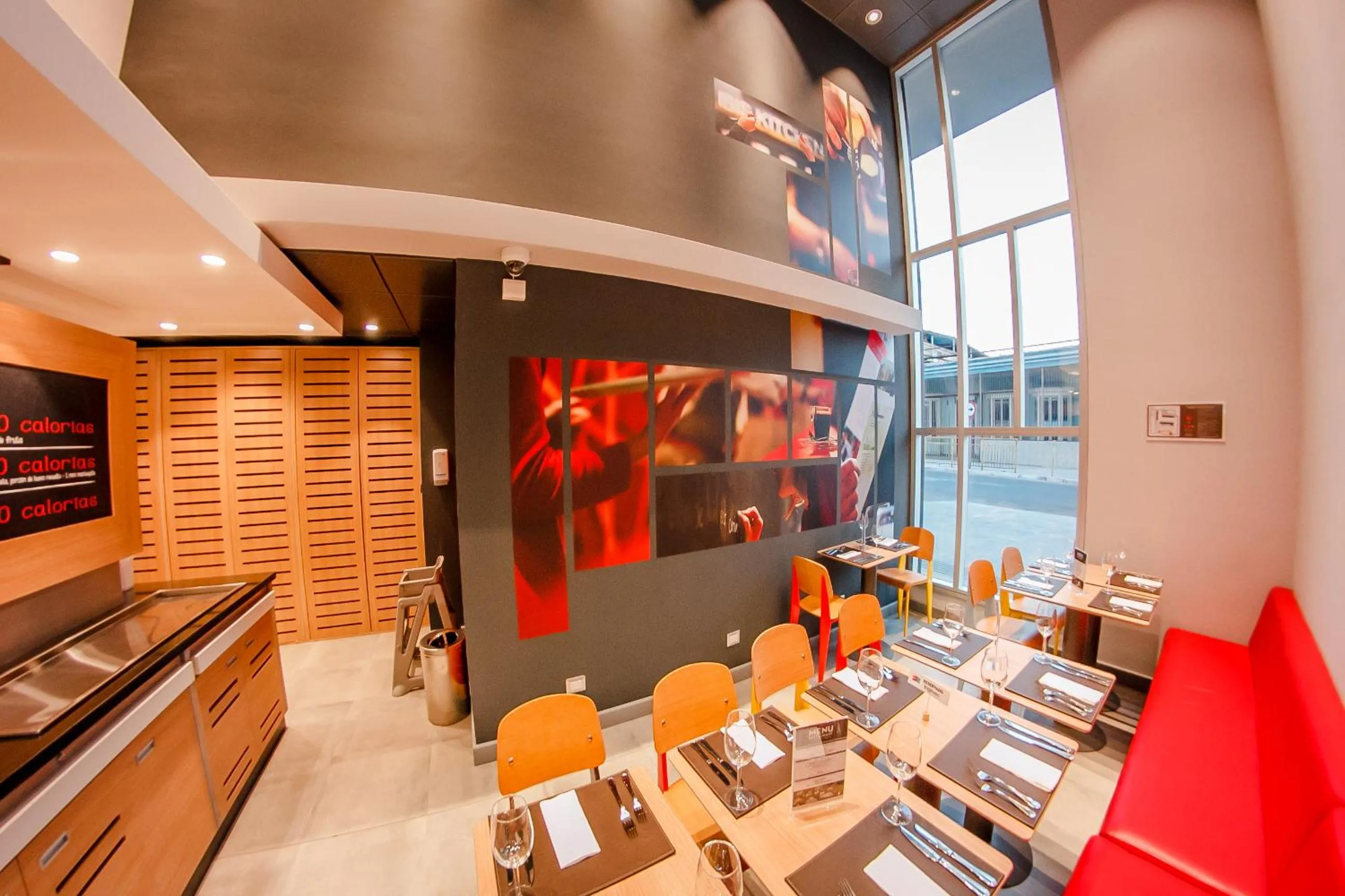 Restaurant/places to eat in ibis Iquique