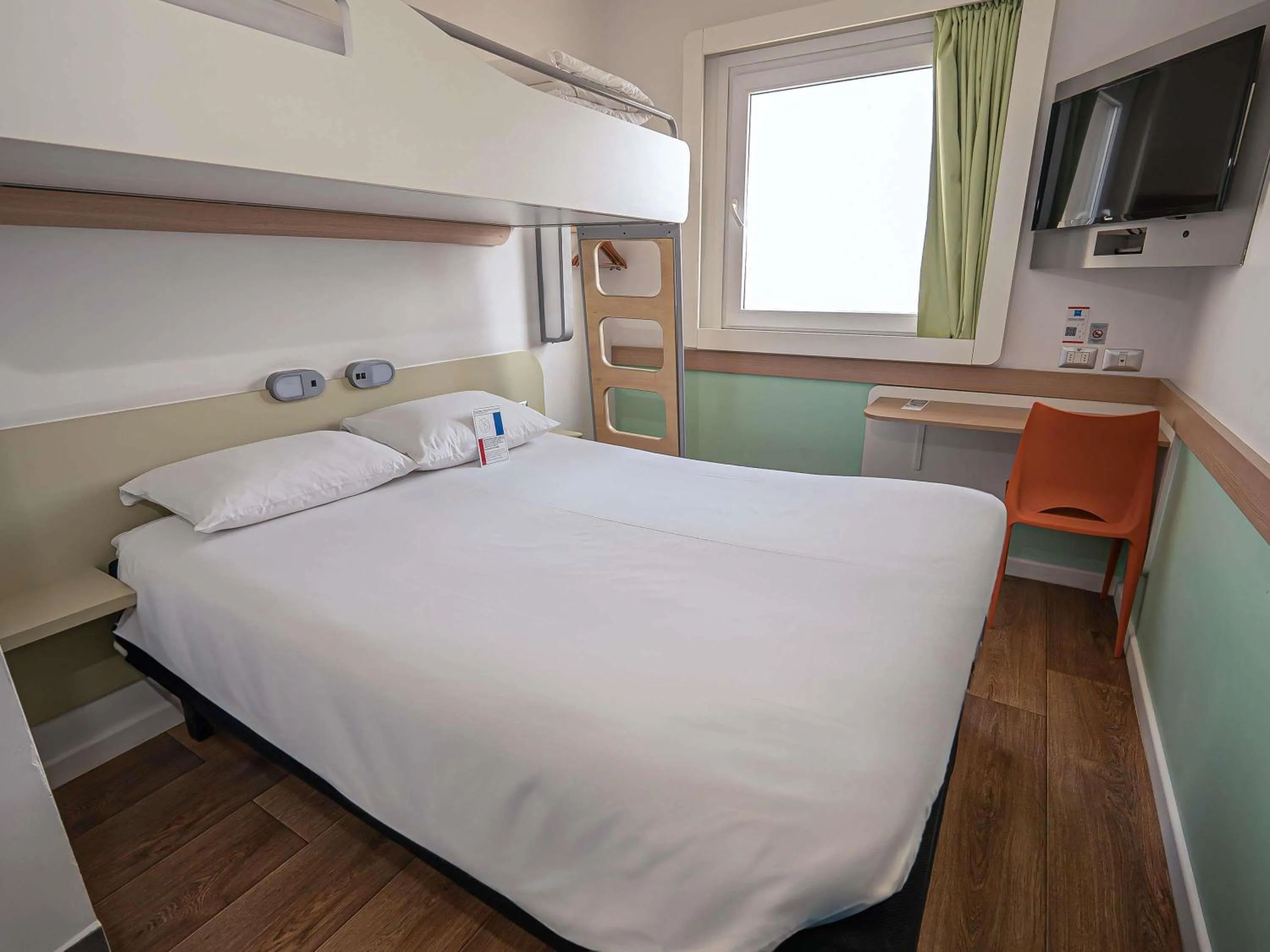 Bedroom, Bed in ibis budget Iquique