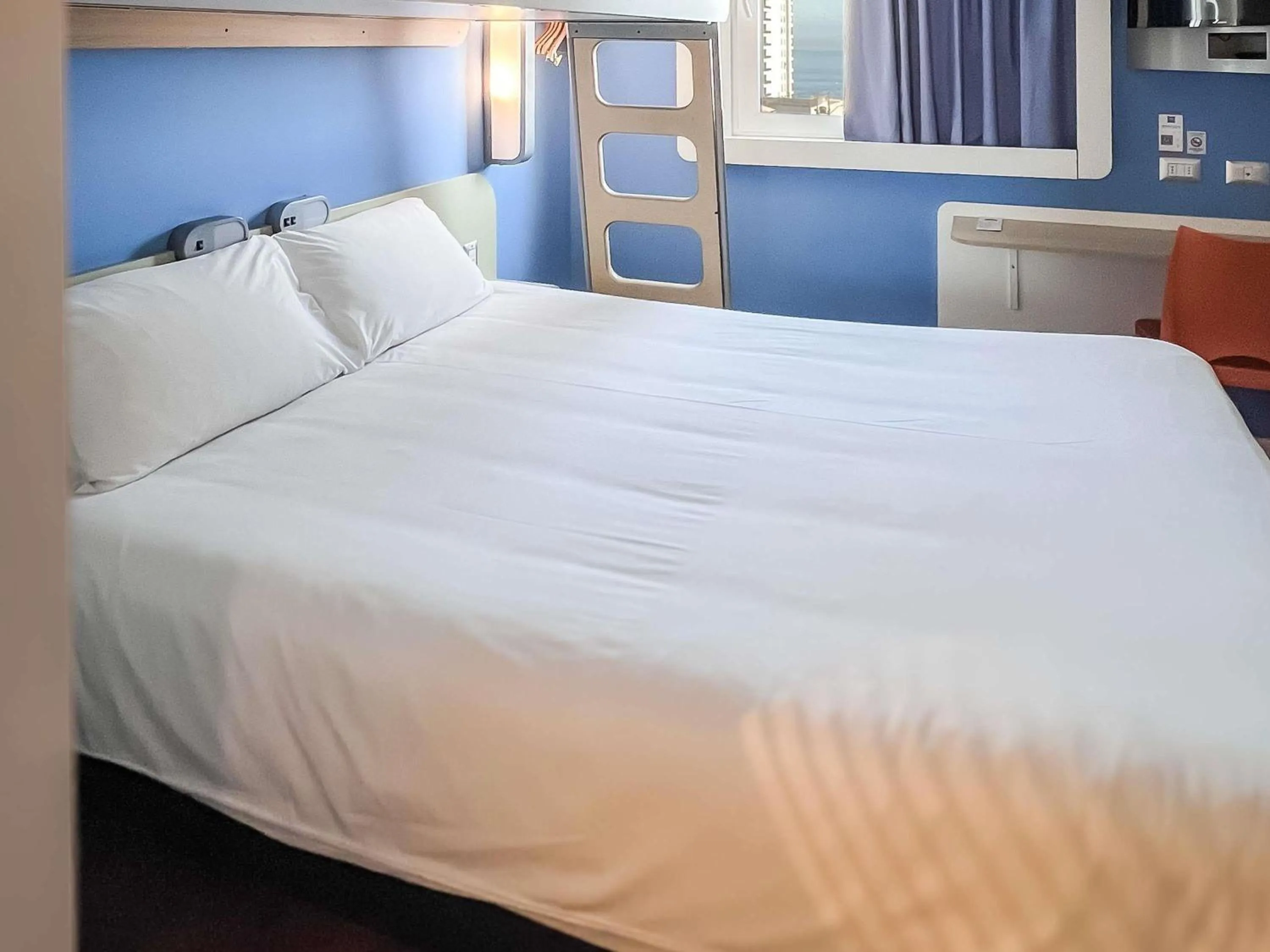 Bedroom, Bed in ibis budget Iquique