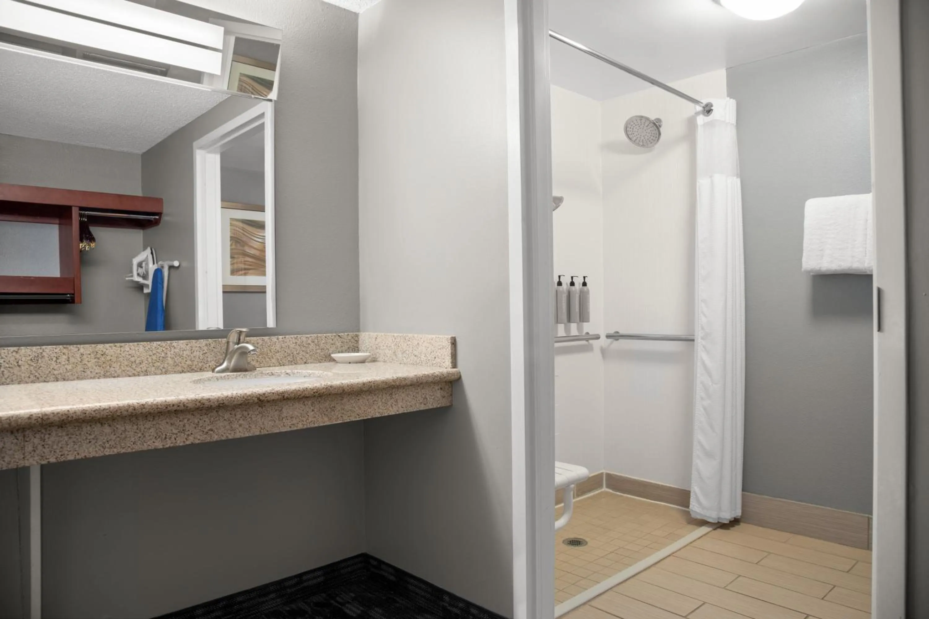 Bathroom in Courtyard Lafayette Airport