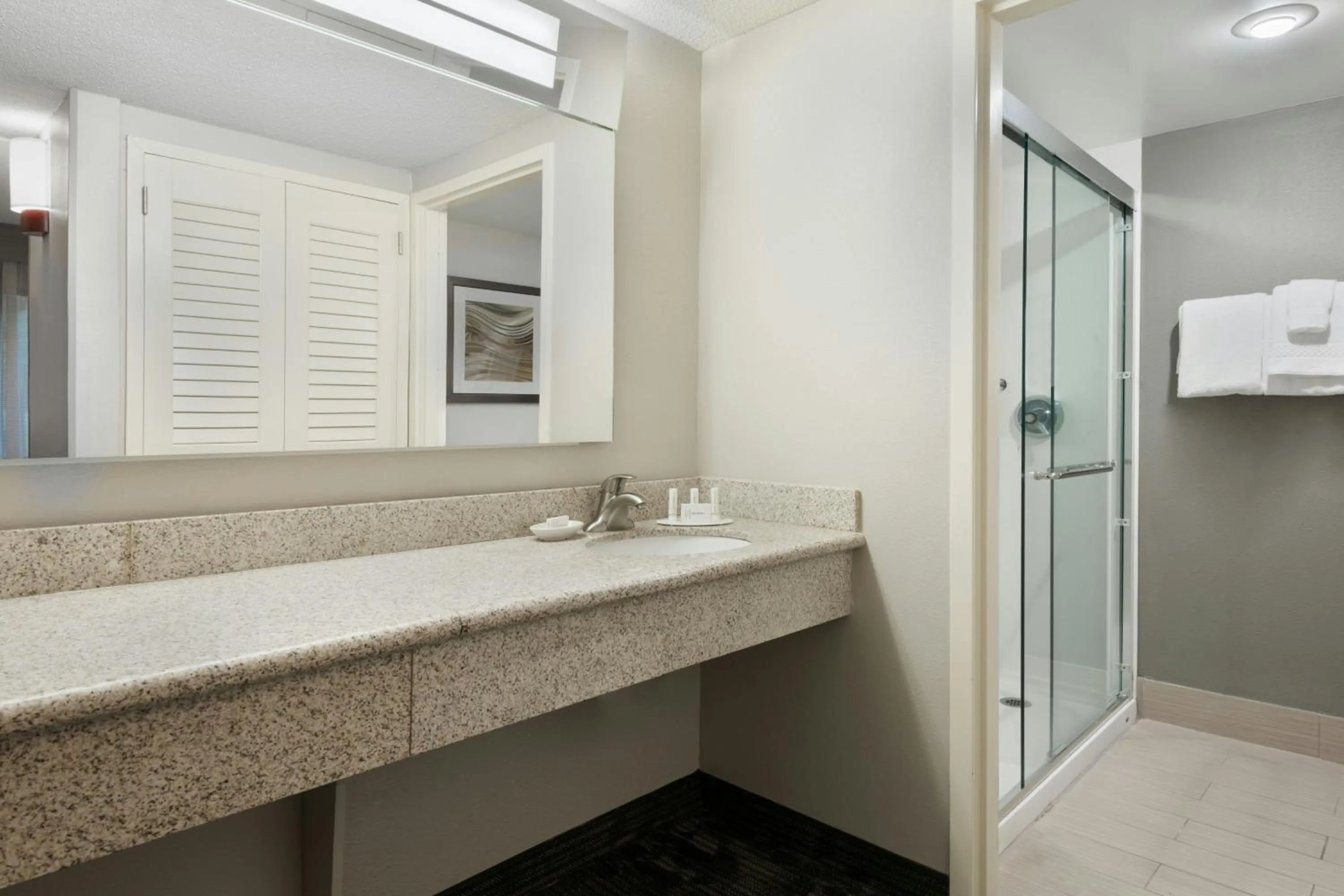 Bathroom in Courtyard Lafayette Airport