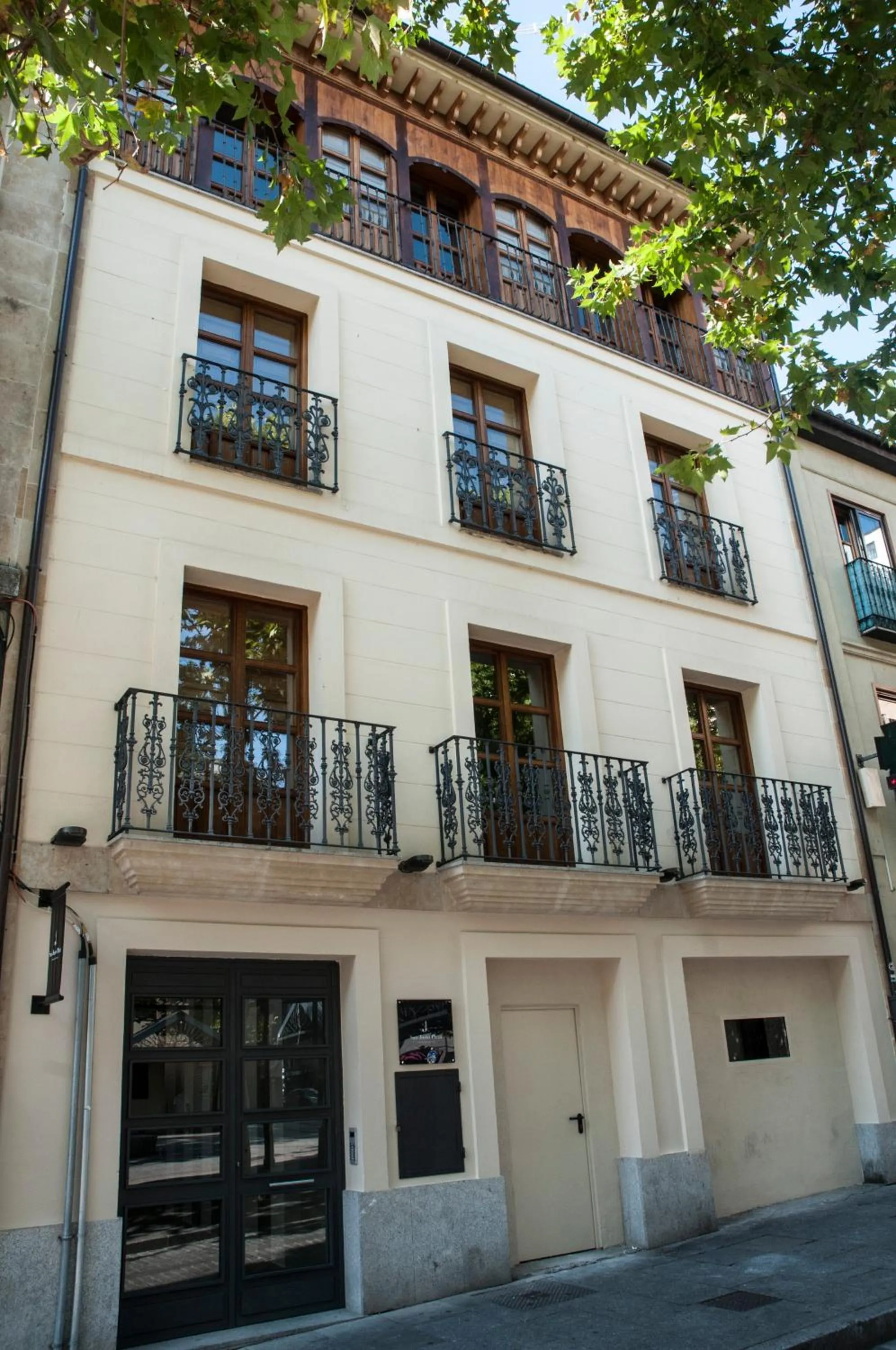 Apartamentos Ele San Justo Plaza