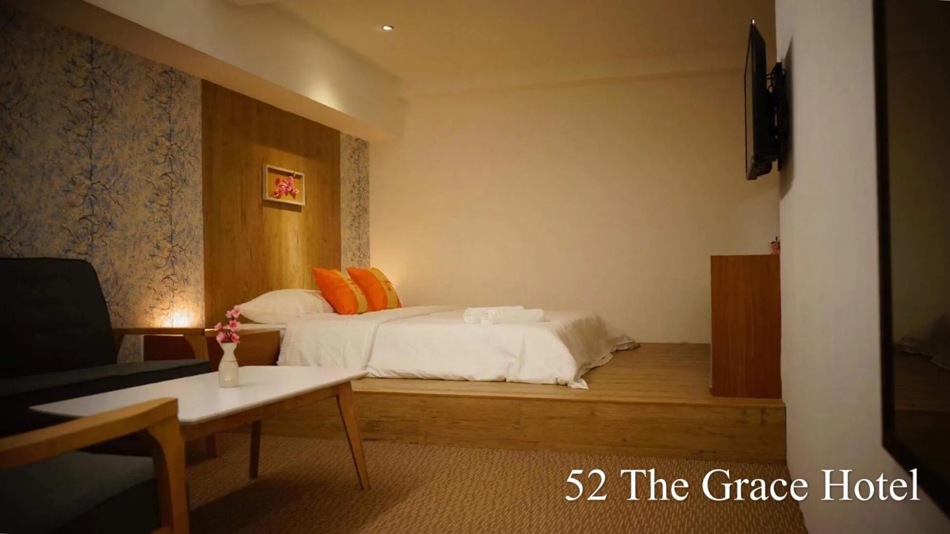 Bed in 52 The Grace hotel