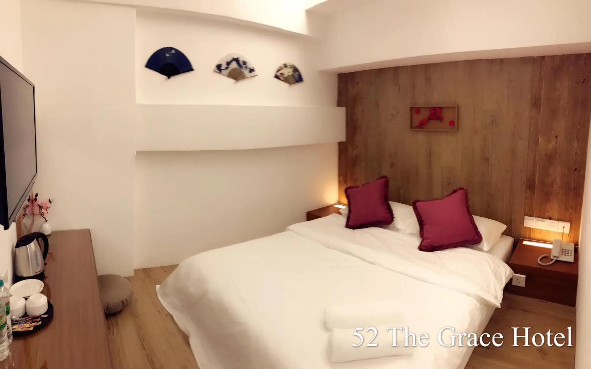 Bed in 52 The Grace hotel