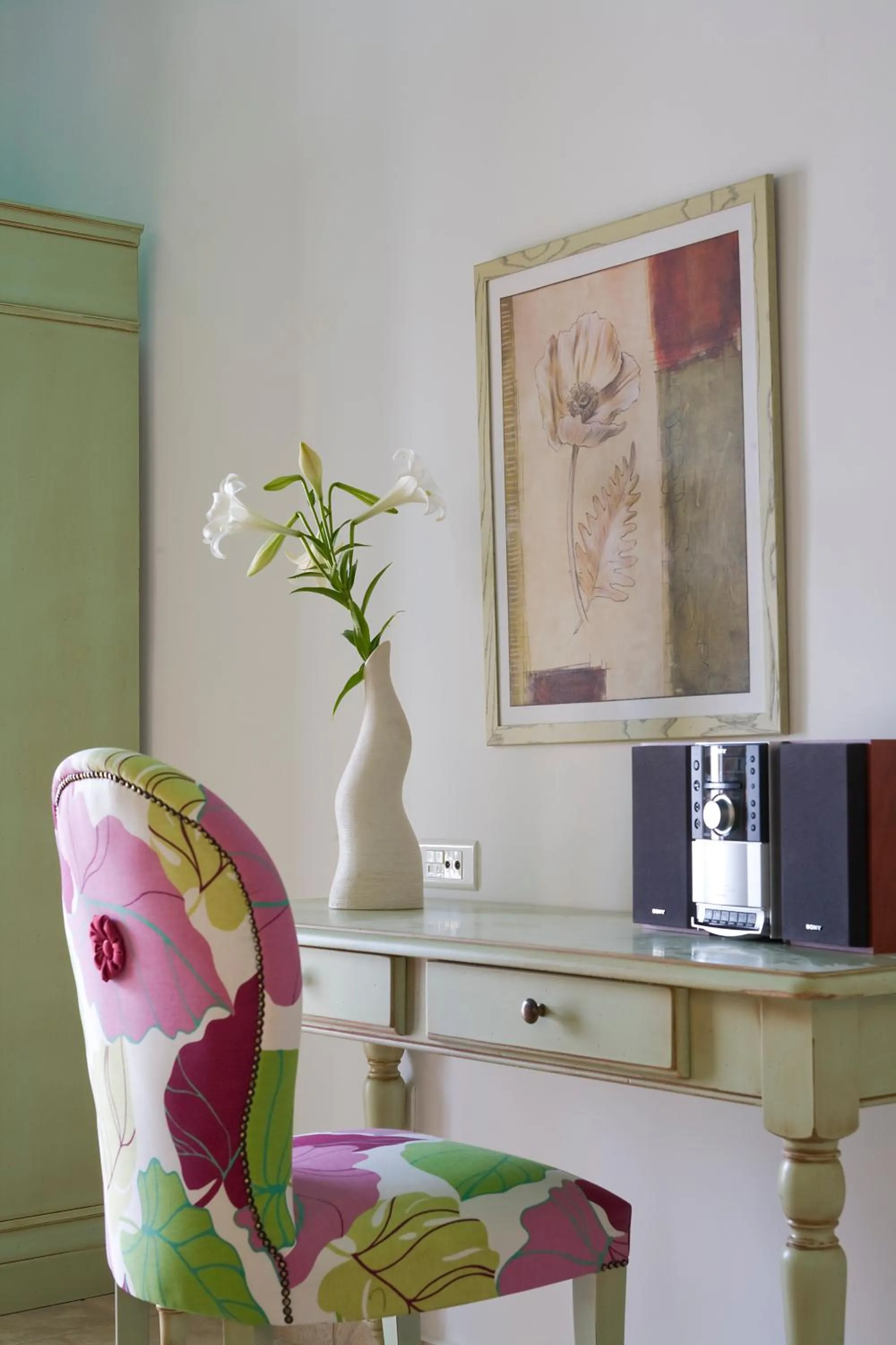 Seating area in Arte & Mare Elia Luxury Suites and Villas