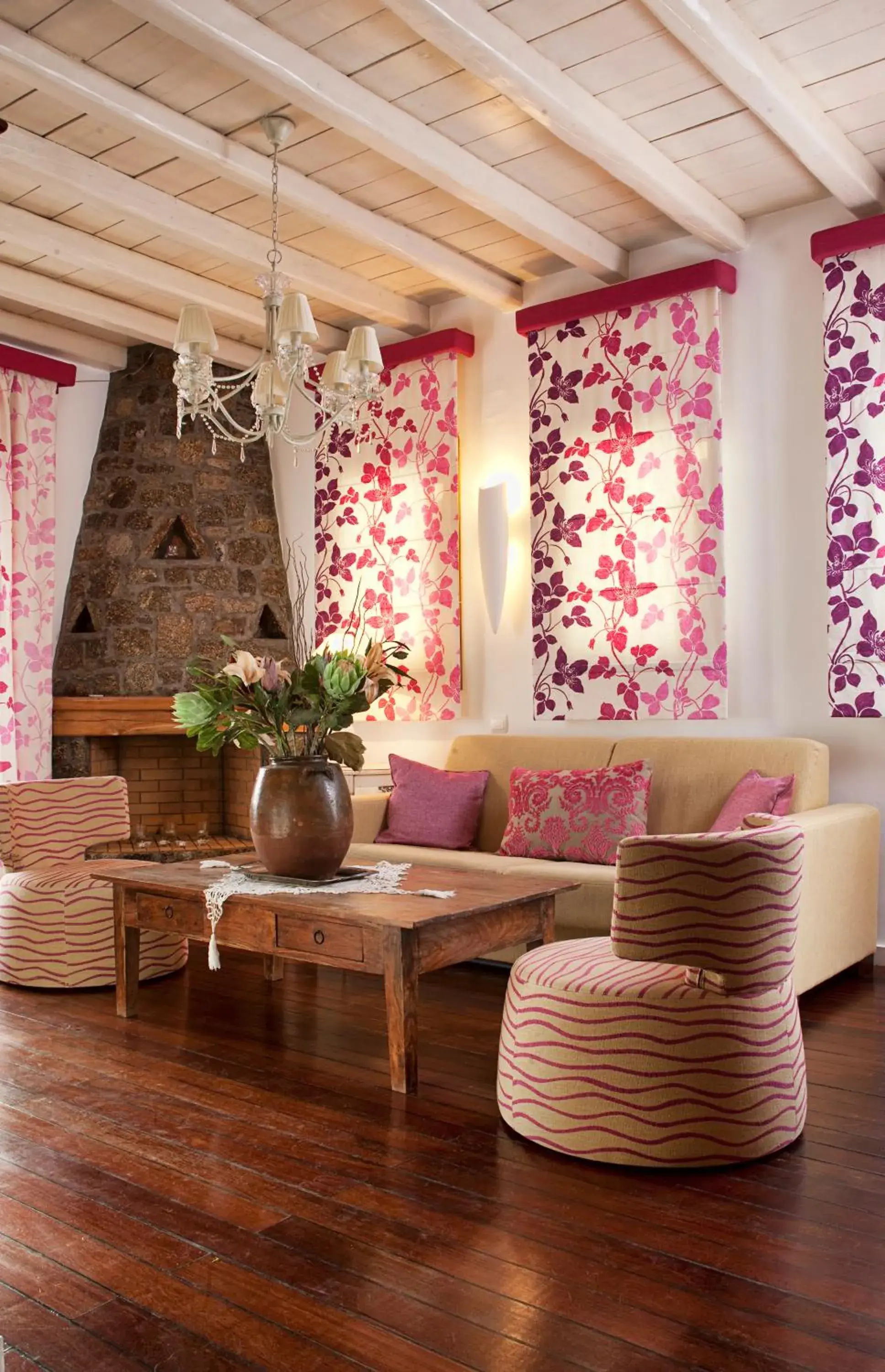 Lounge or bar in Arte & Mare Elia Luxury Suites and Villas Lounge or bar in Arte & Mare Elia Luxury Suites and Villas