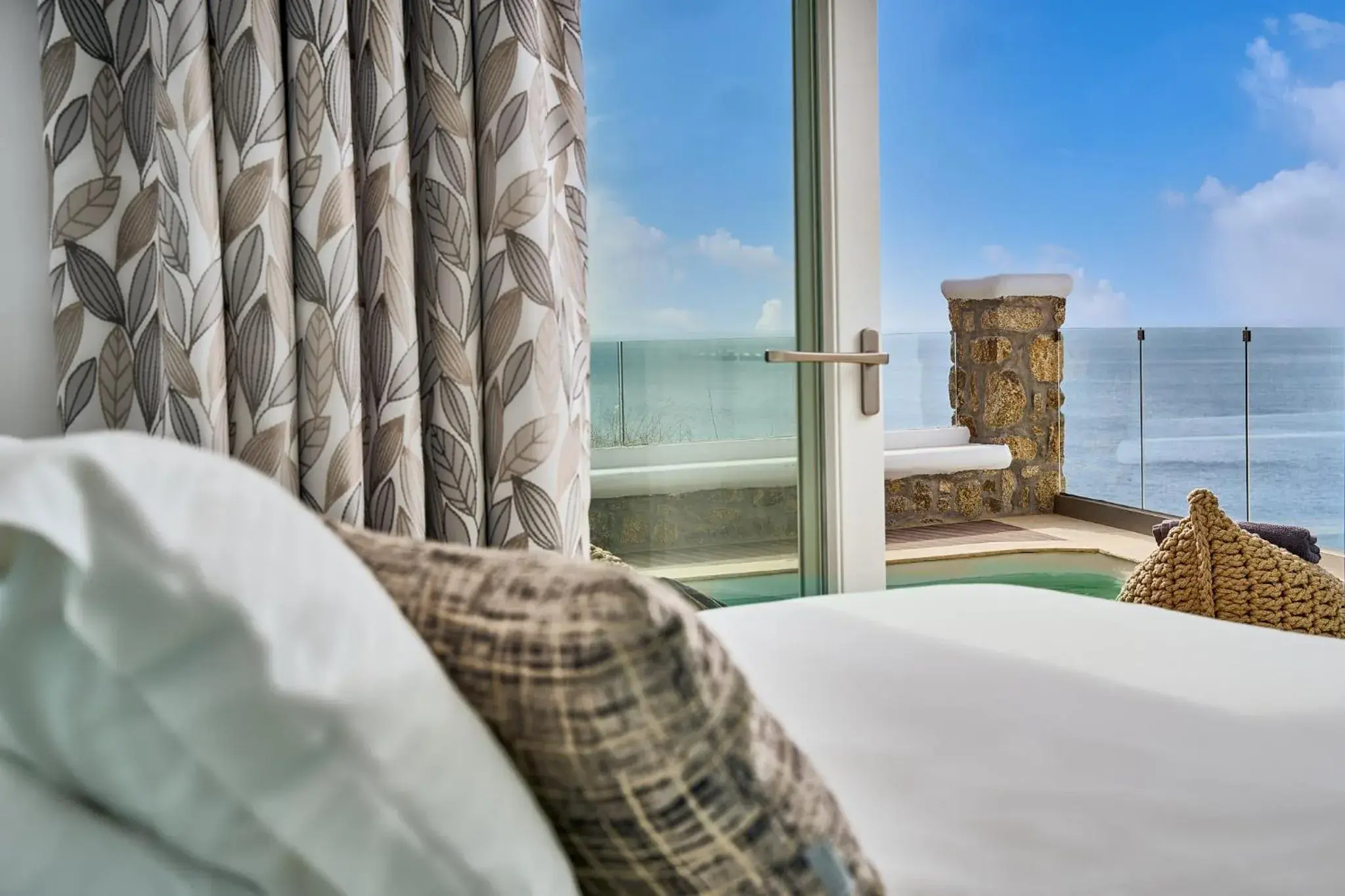 Bed in Arte & Mare Elia Luxury Suites and Villas Bed in Arte & Mare Elia Luxury Suites and Villas