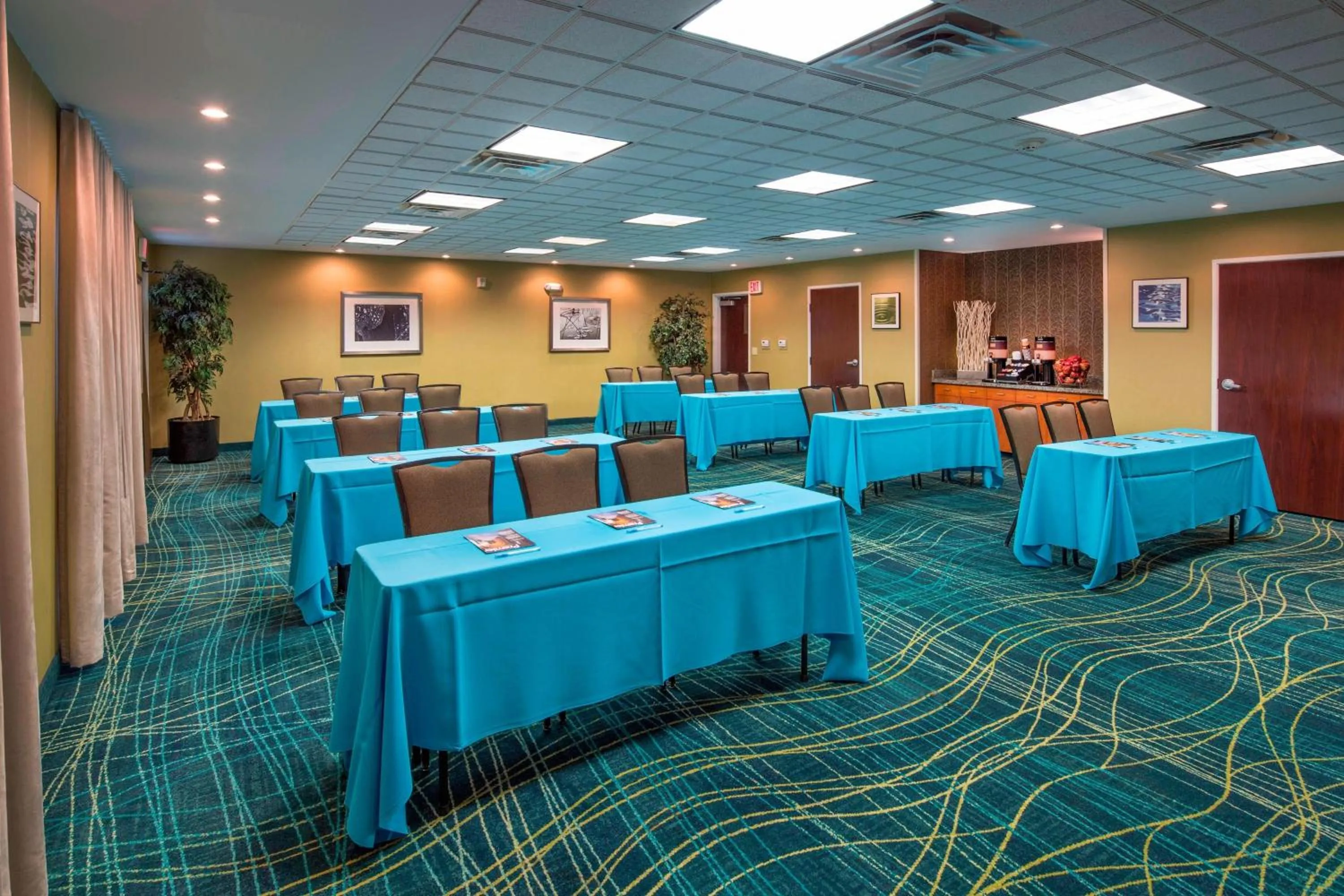 Meeting/conference room in SpringHill Suites by Marriott Laredo