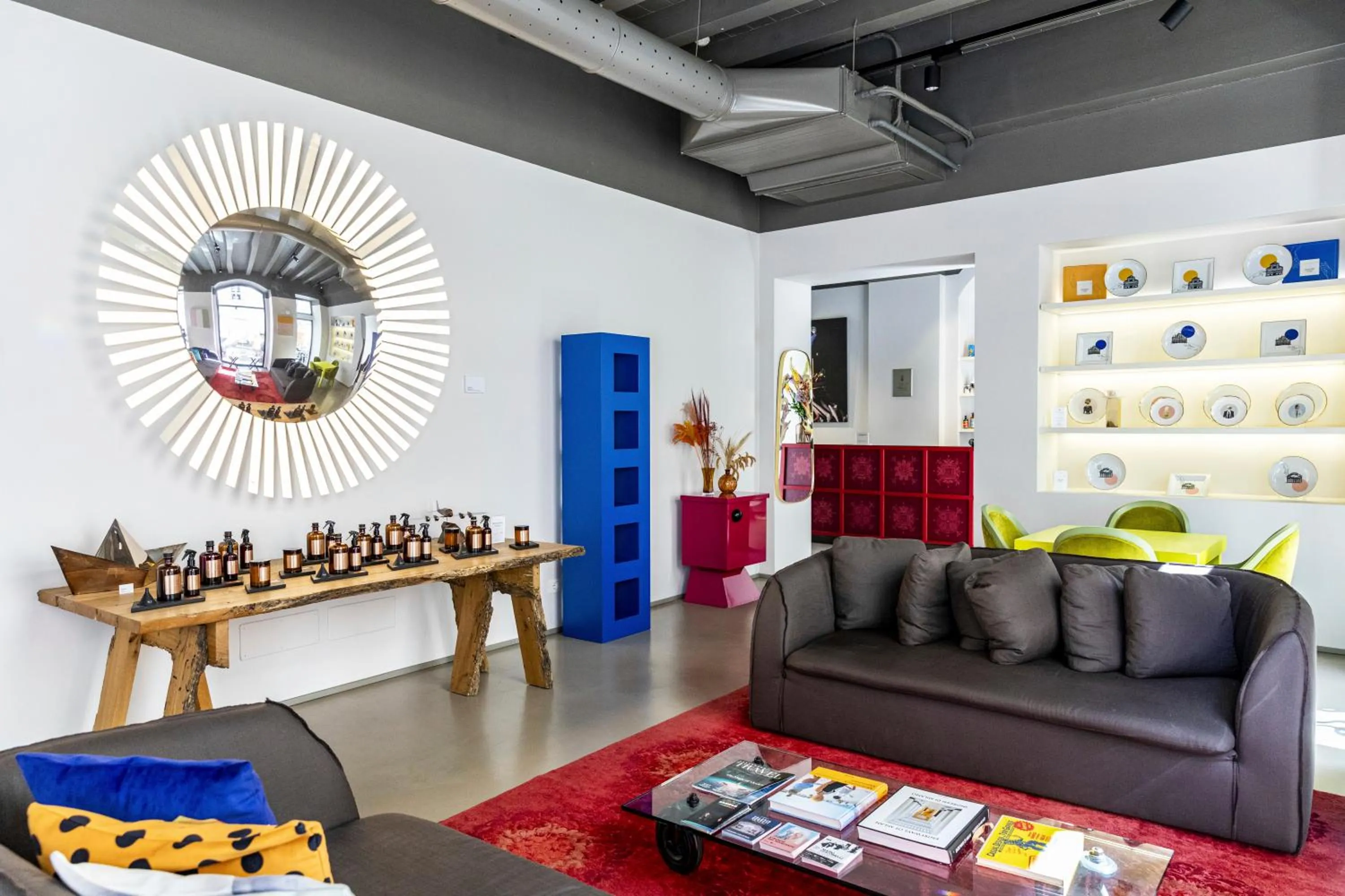 Communal lounge/ TV room in Savona 18 Suites