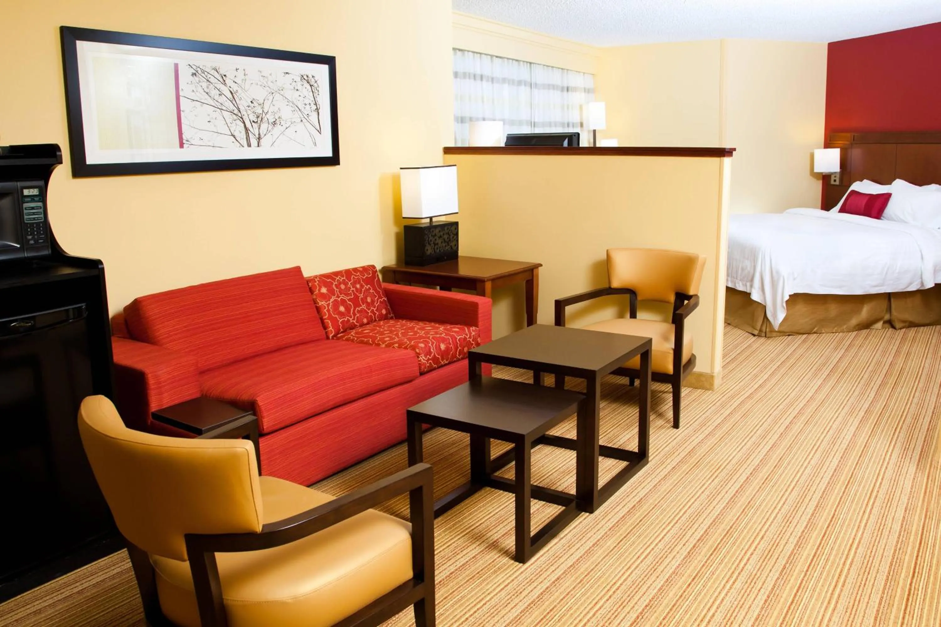 Meeting/conference room, Bed in Courtyard La Crosse Downtown/Mississippi Riverfront