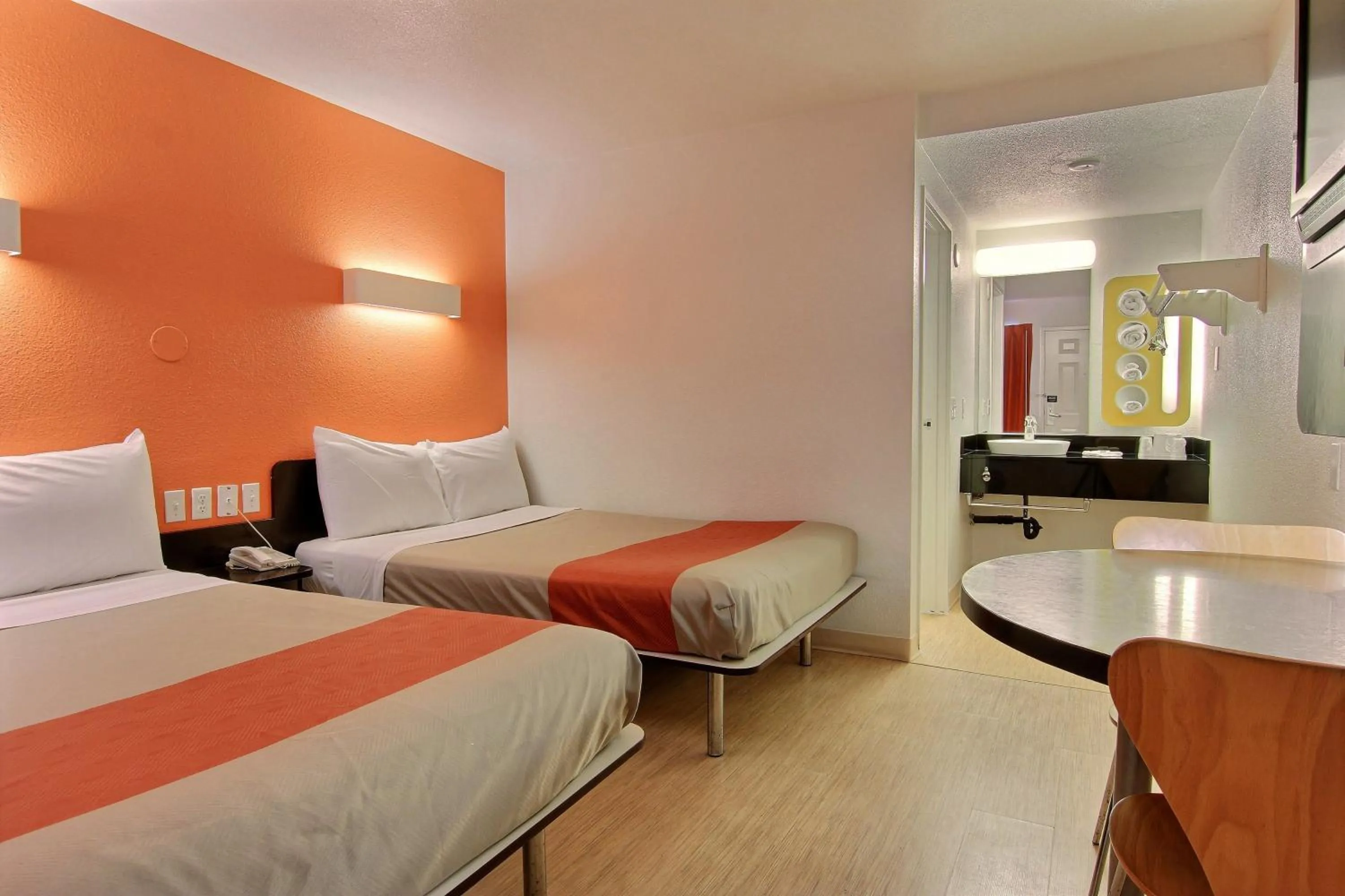 Bedroom, Bed in Motel 6-Corpus Christi, TX - East - North Padre Island