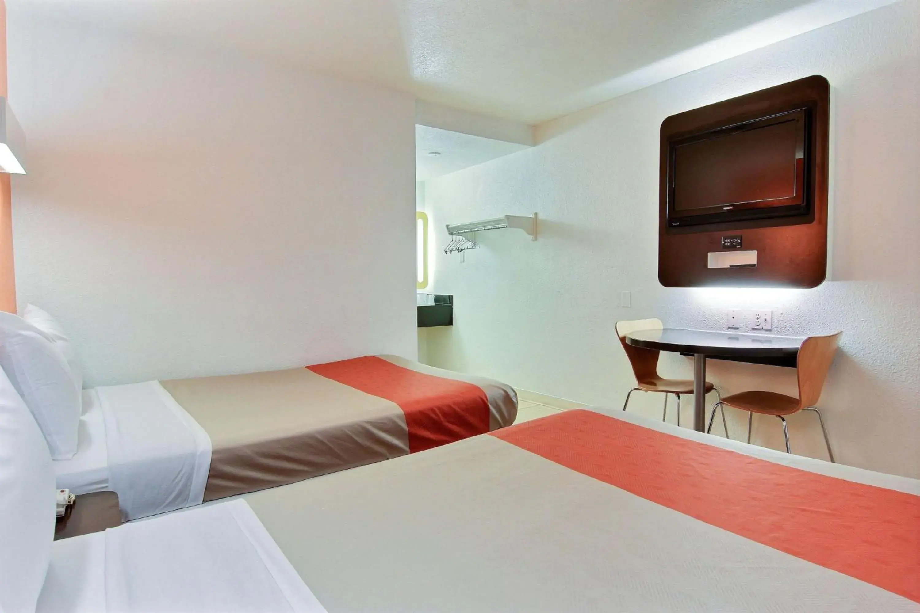 TV and multimedia, Bed in Motel 6-Corpus Christi, TX - East - North Padre Island TV and multimedia, Bed in Motel 6-Corpus Christi, TX - East - North Padre Island