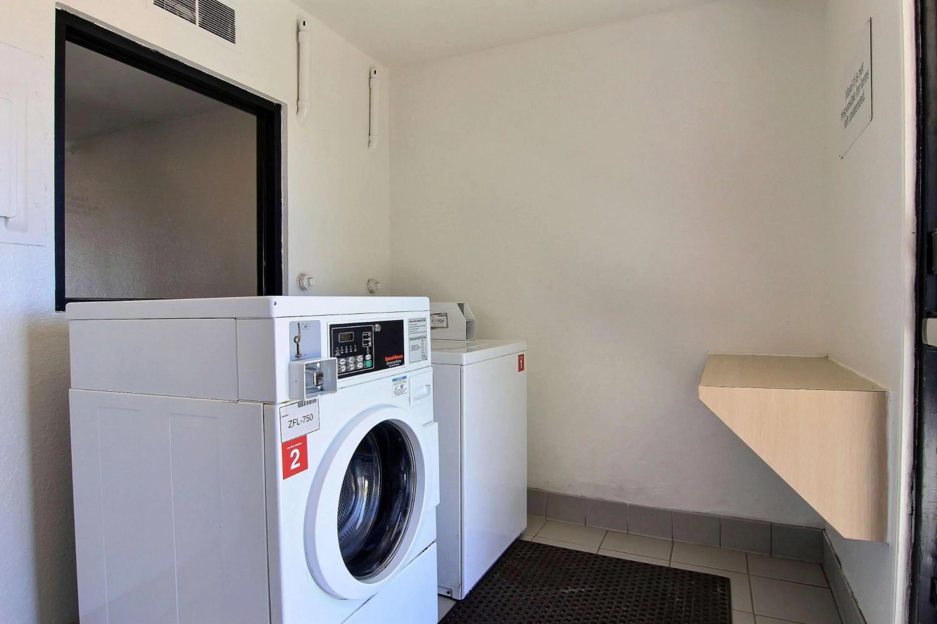 laundry in Motel 6-Corpus Christi, TX - East - North Padre Island