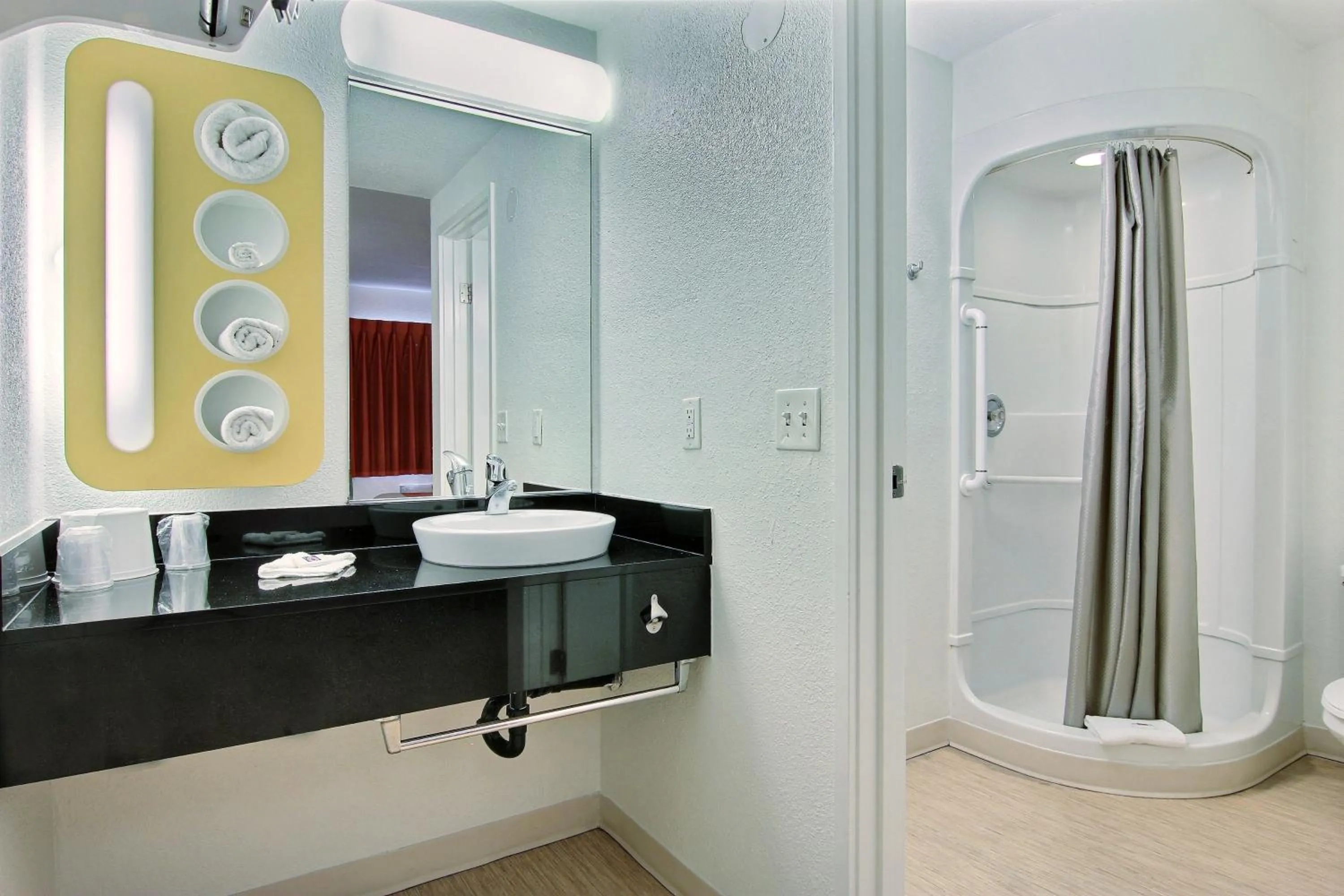 Bathroom in Motel 6-Corpus Christi, TX - East - North Padre Island