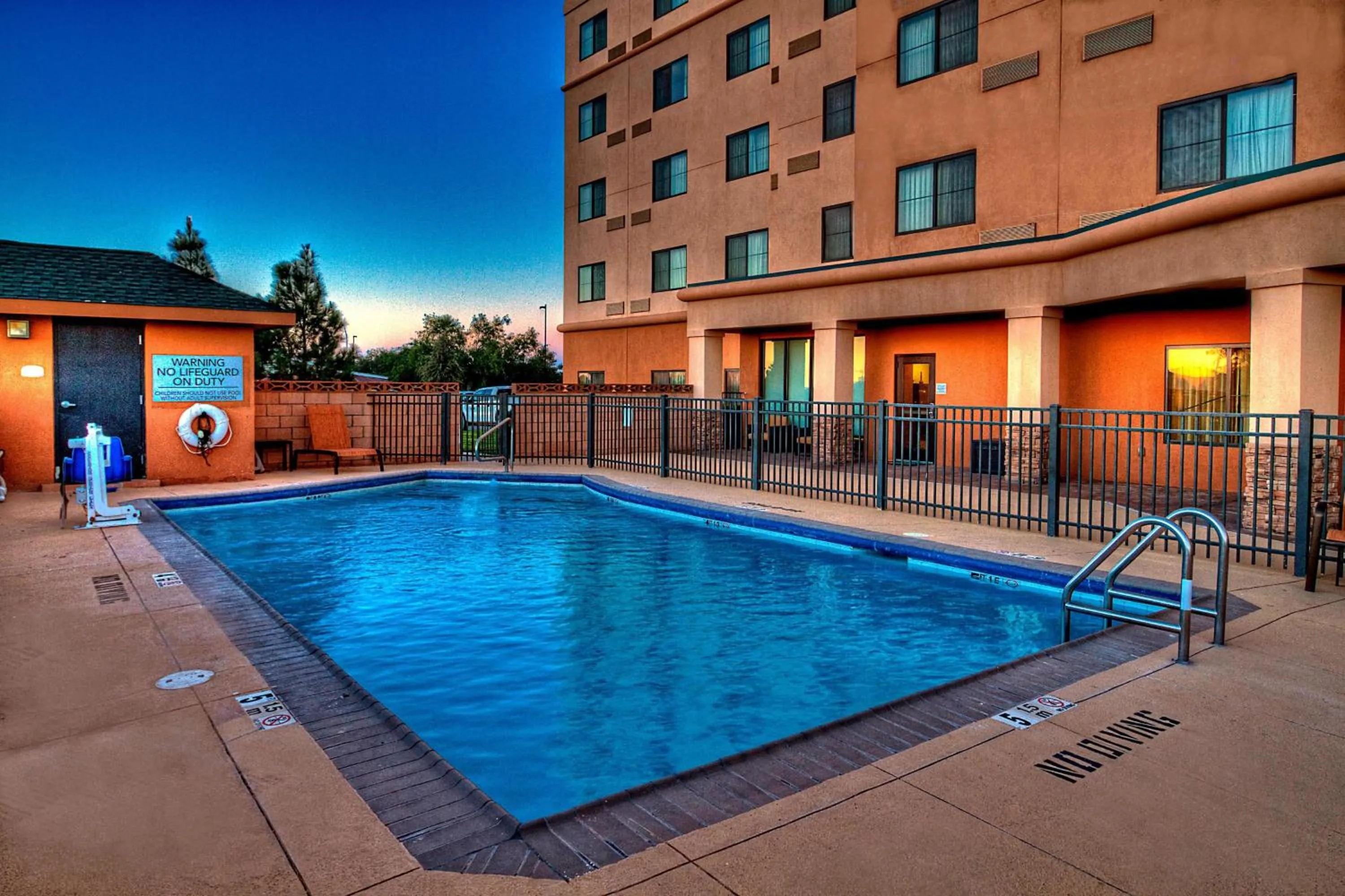 Swimming pool in Courtyard by Marriott Midland