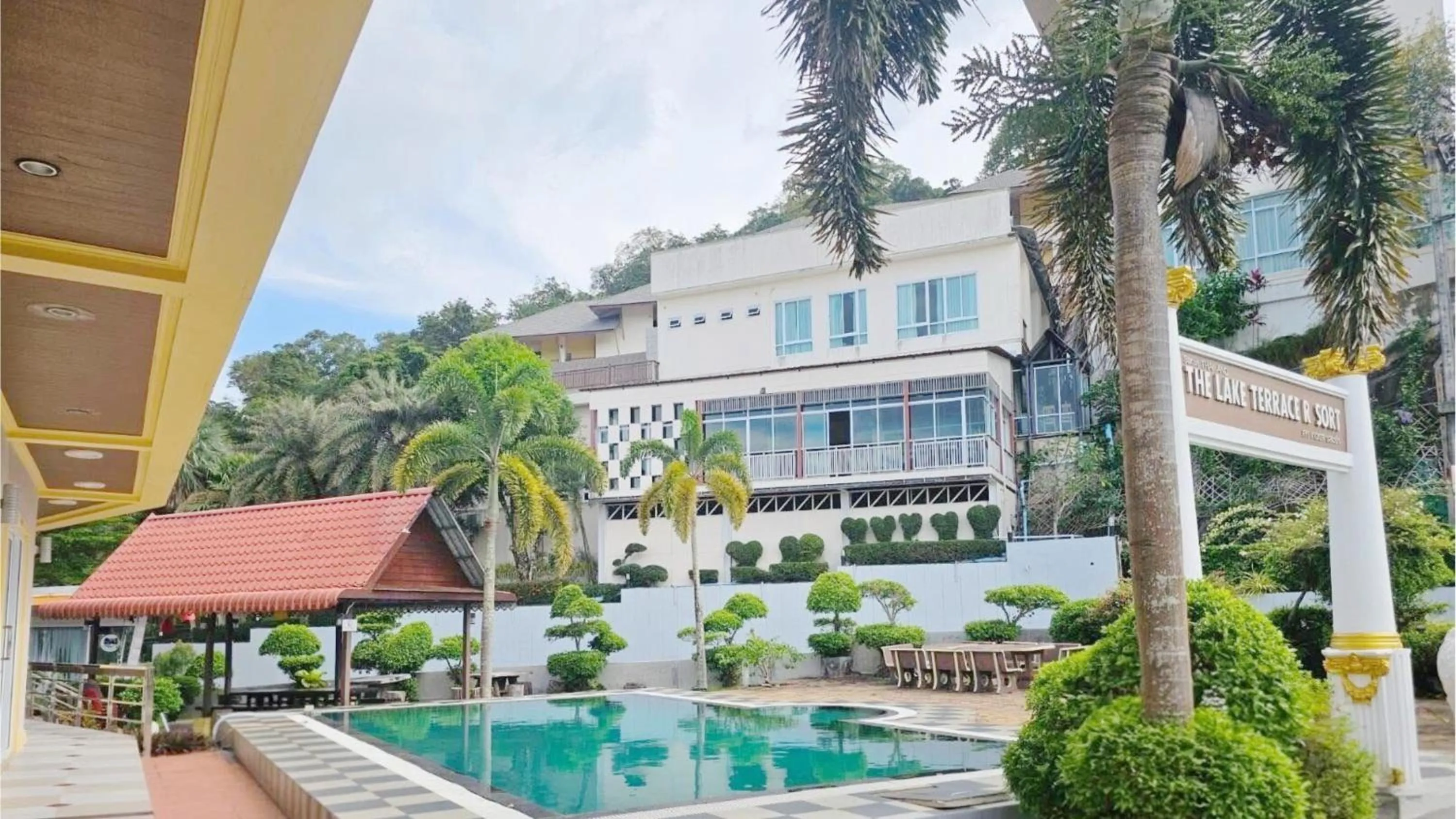 Property building in Lake Terrace Resort