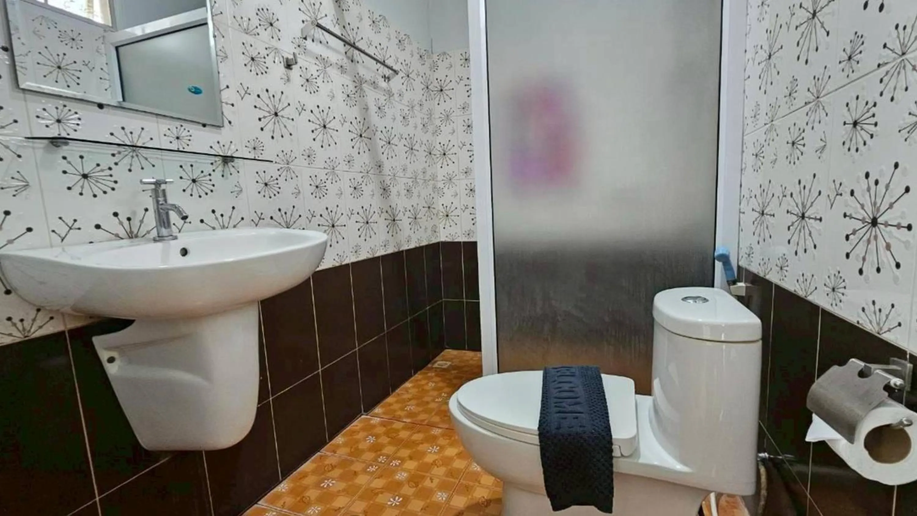 Shower in Lake Terrace Resort