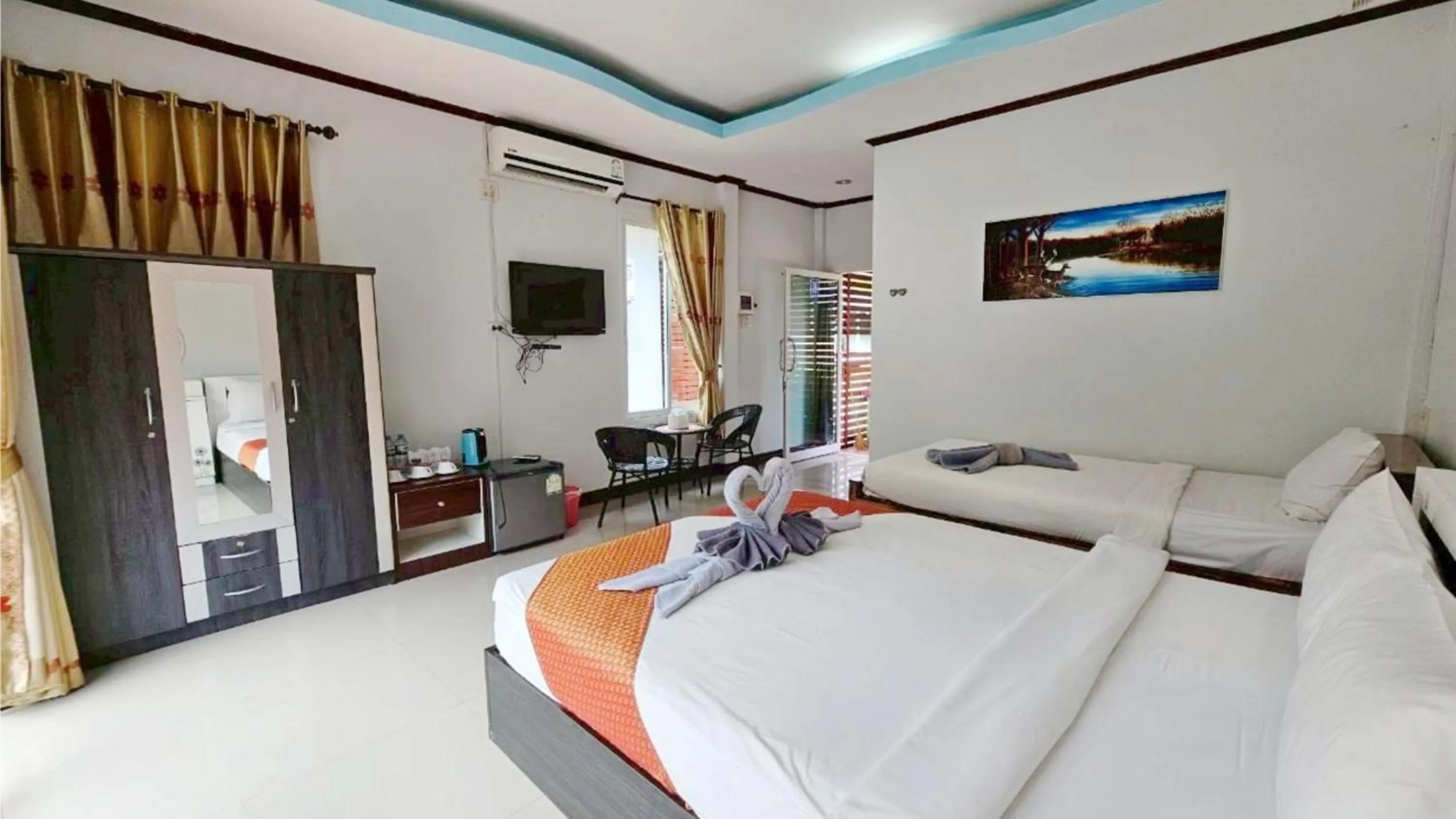 Bed in Lake Terrace Resort