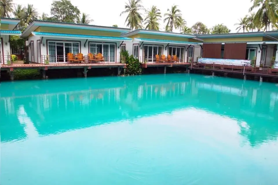 Property building in Lake Terrace Resort Property building in Lake Terrace Resort