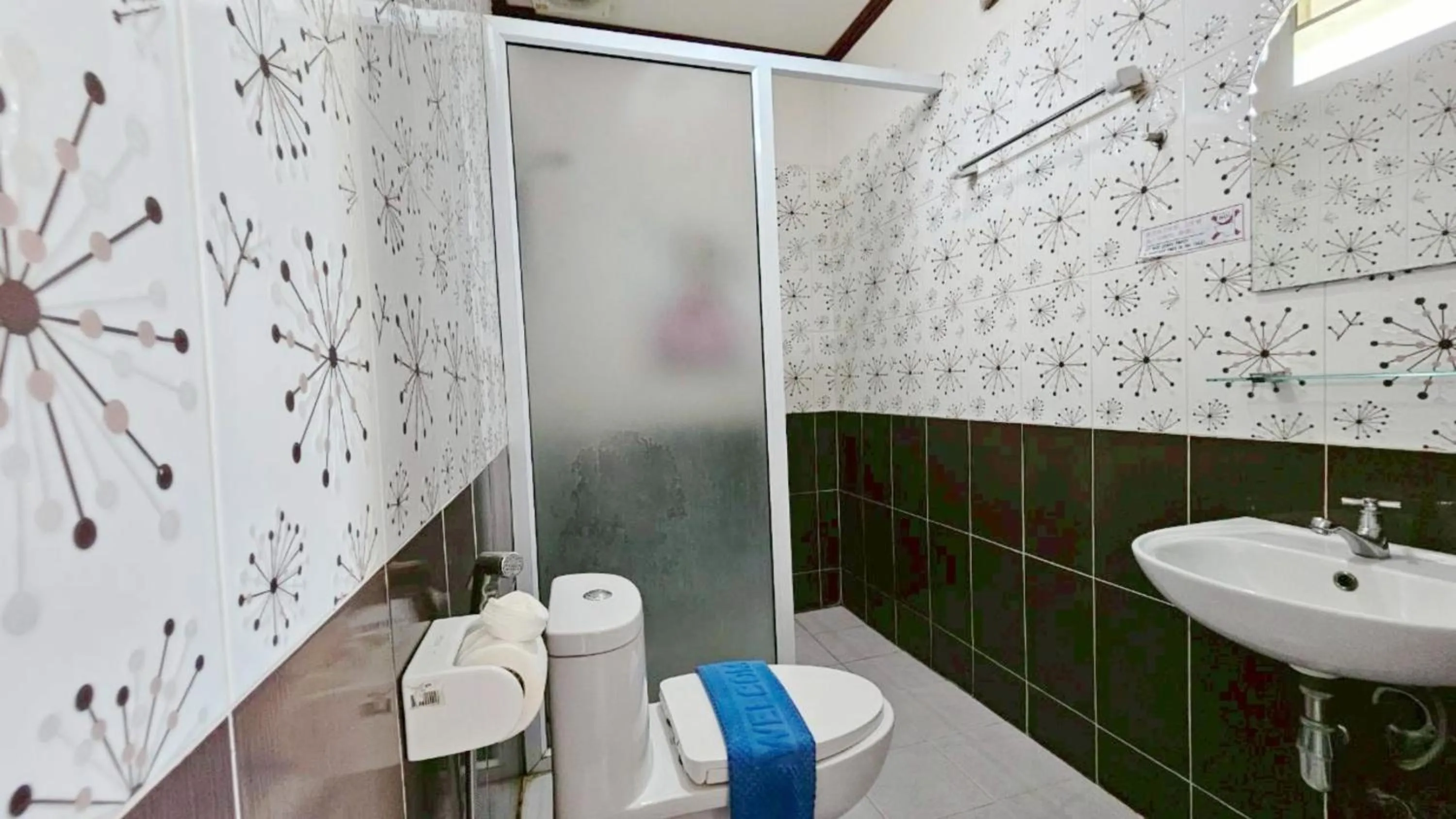 Shower in Lake Terrace Resort