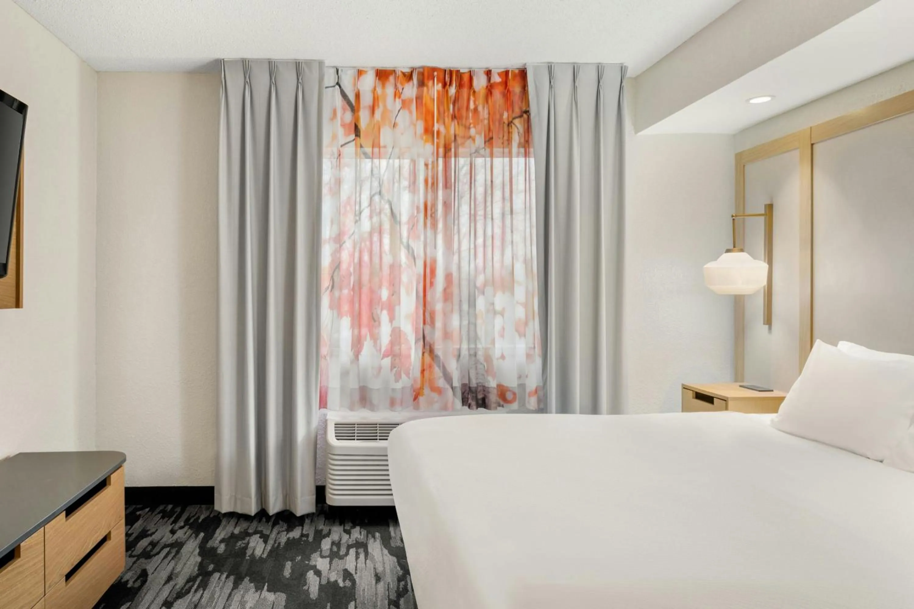 Bedroom, Bed in Fairfield Inn & Suites Mt. Pleasant