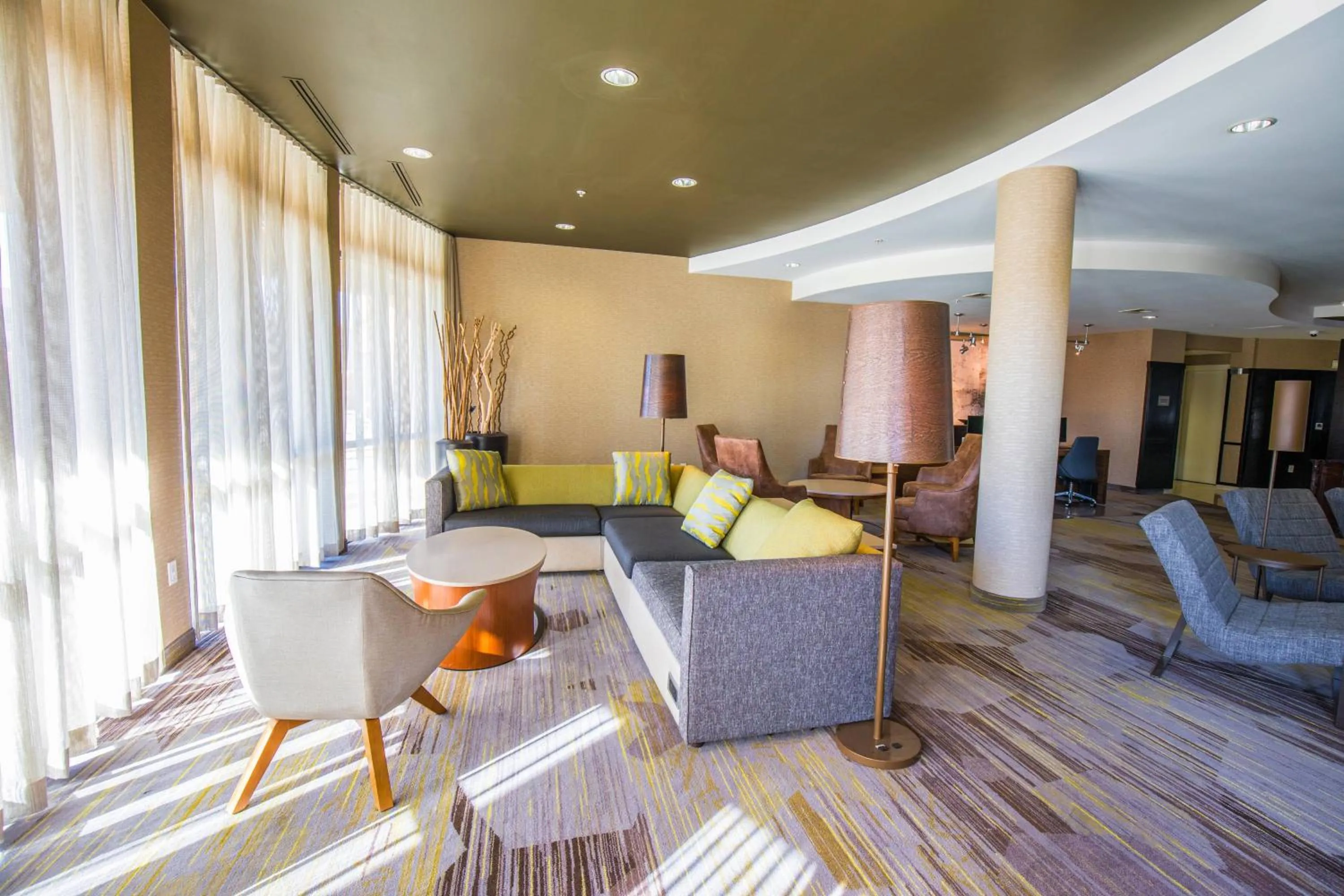 Lounge or bar in Courtyard by Marriott Merced