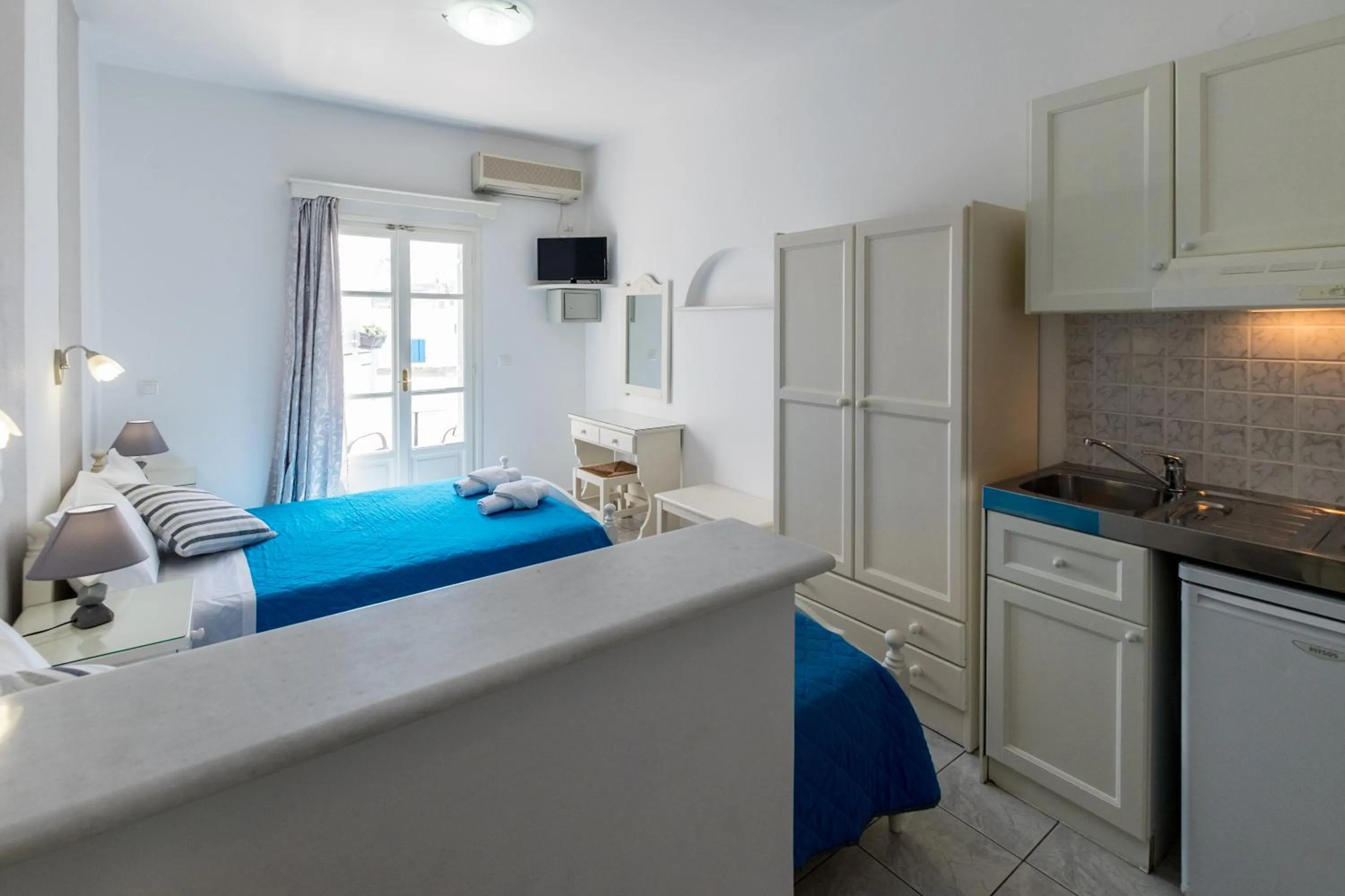 Bed in Joseph Studios