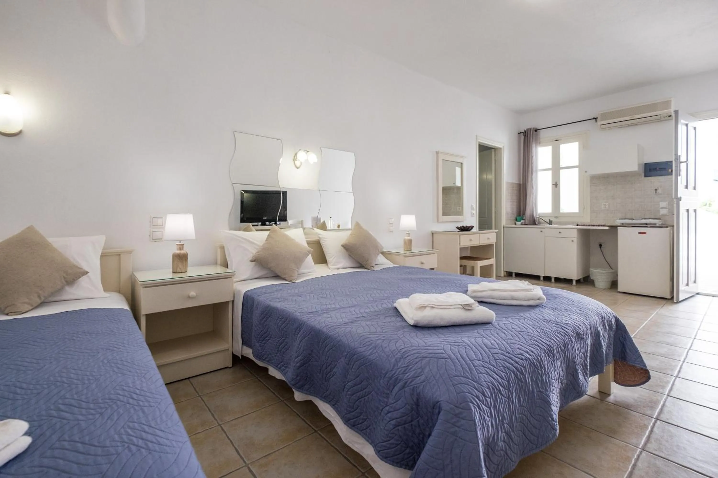 Bed in Joseph Studios