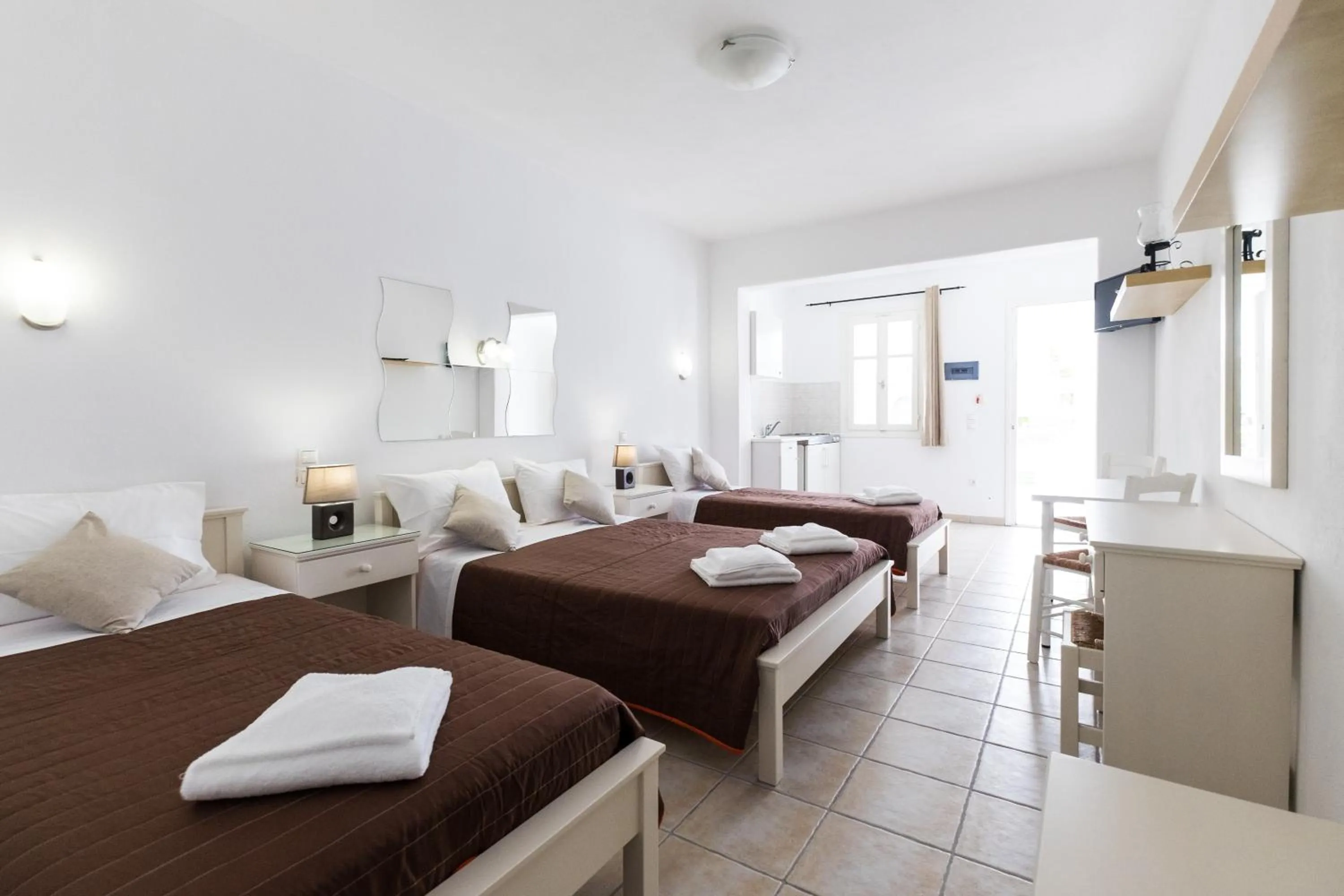 Photo of the whole room, Bed in Joseph Studios