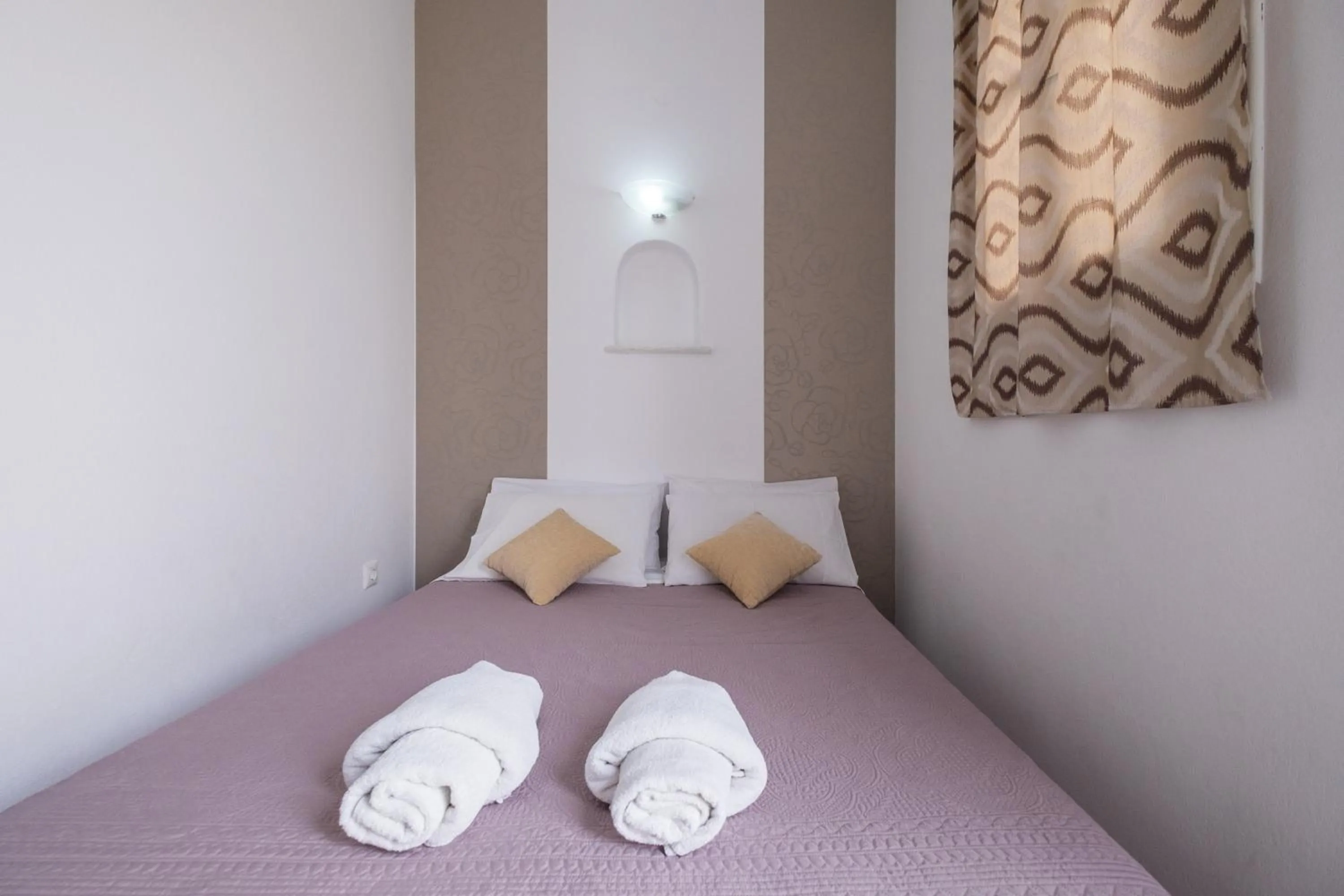 Bed in Joseph Studios