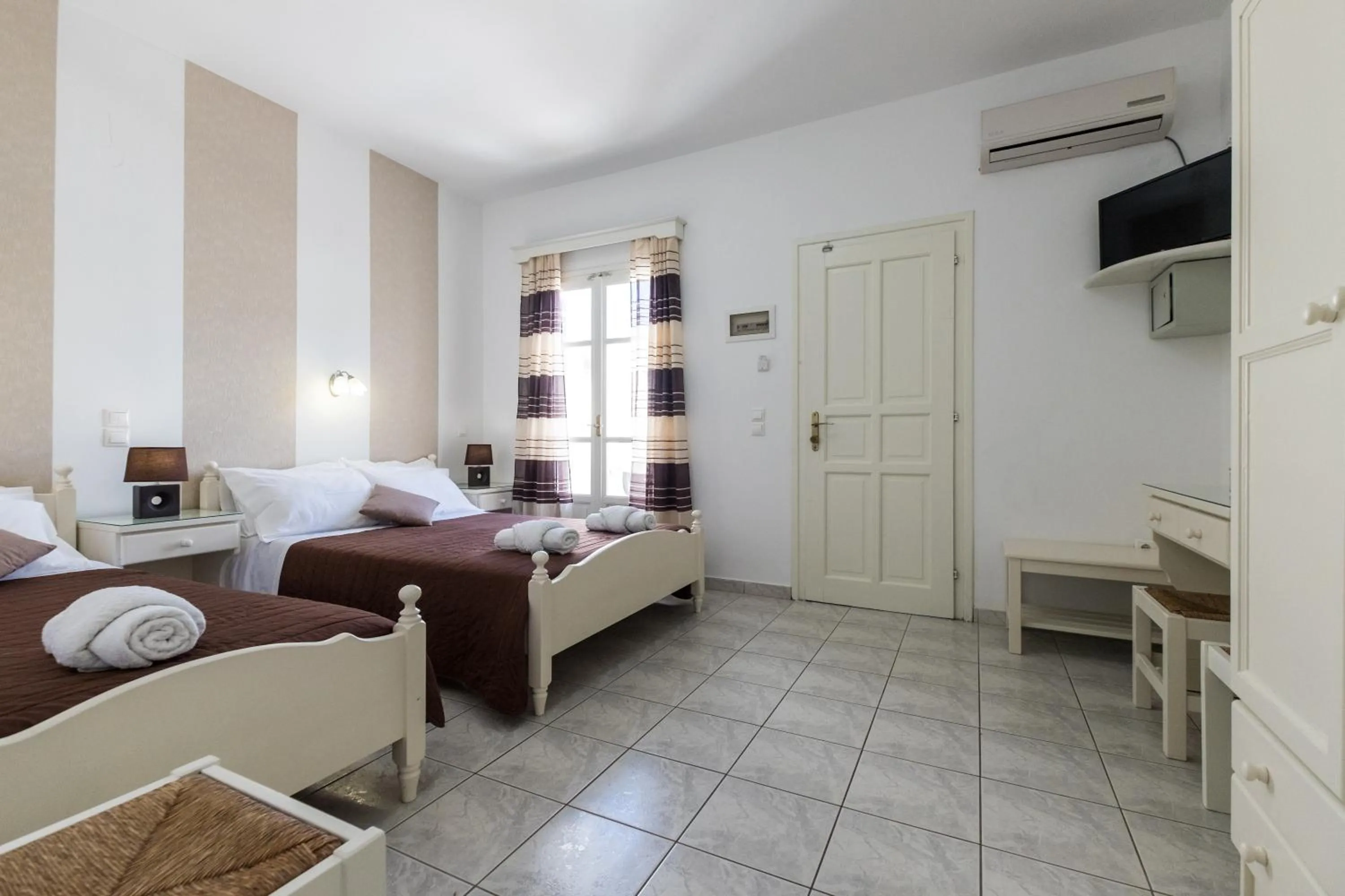 Bed in Joseph Studios